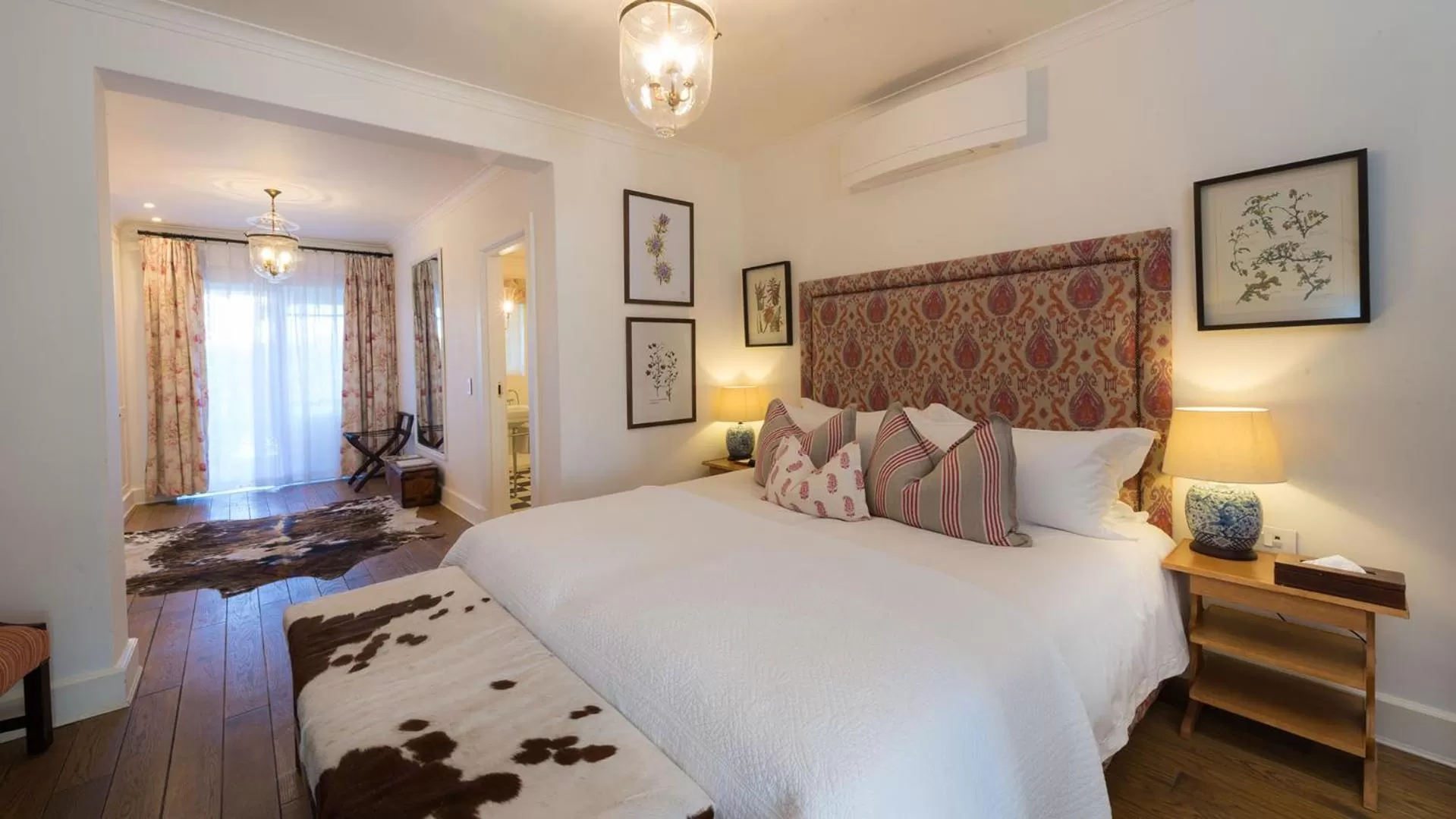 Bed in Drostdy Hotel