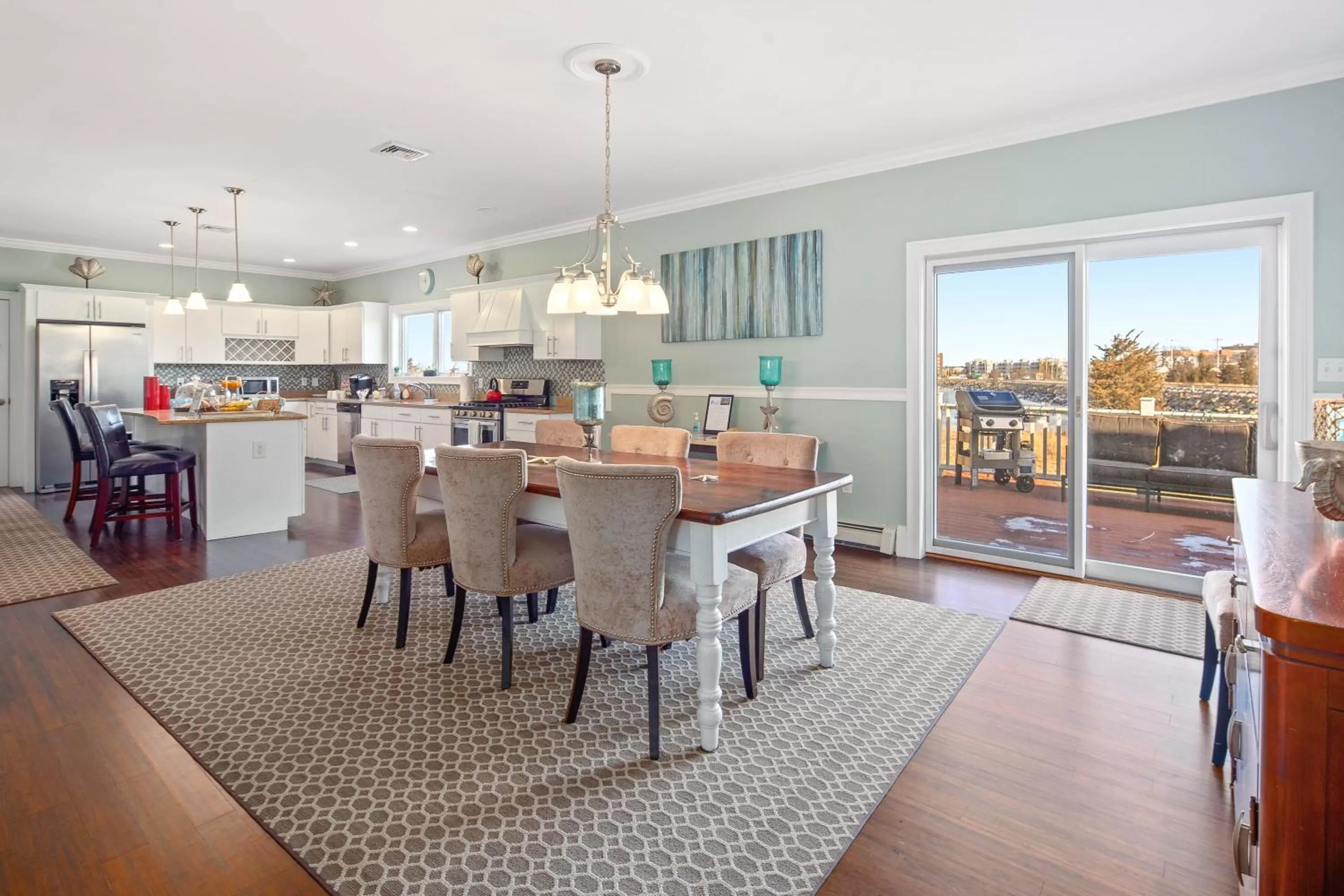 The Beacon Waterfront Inn