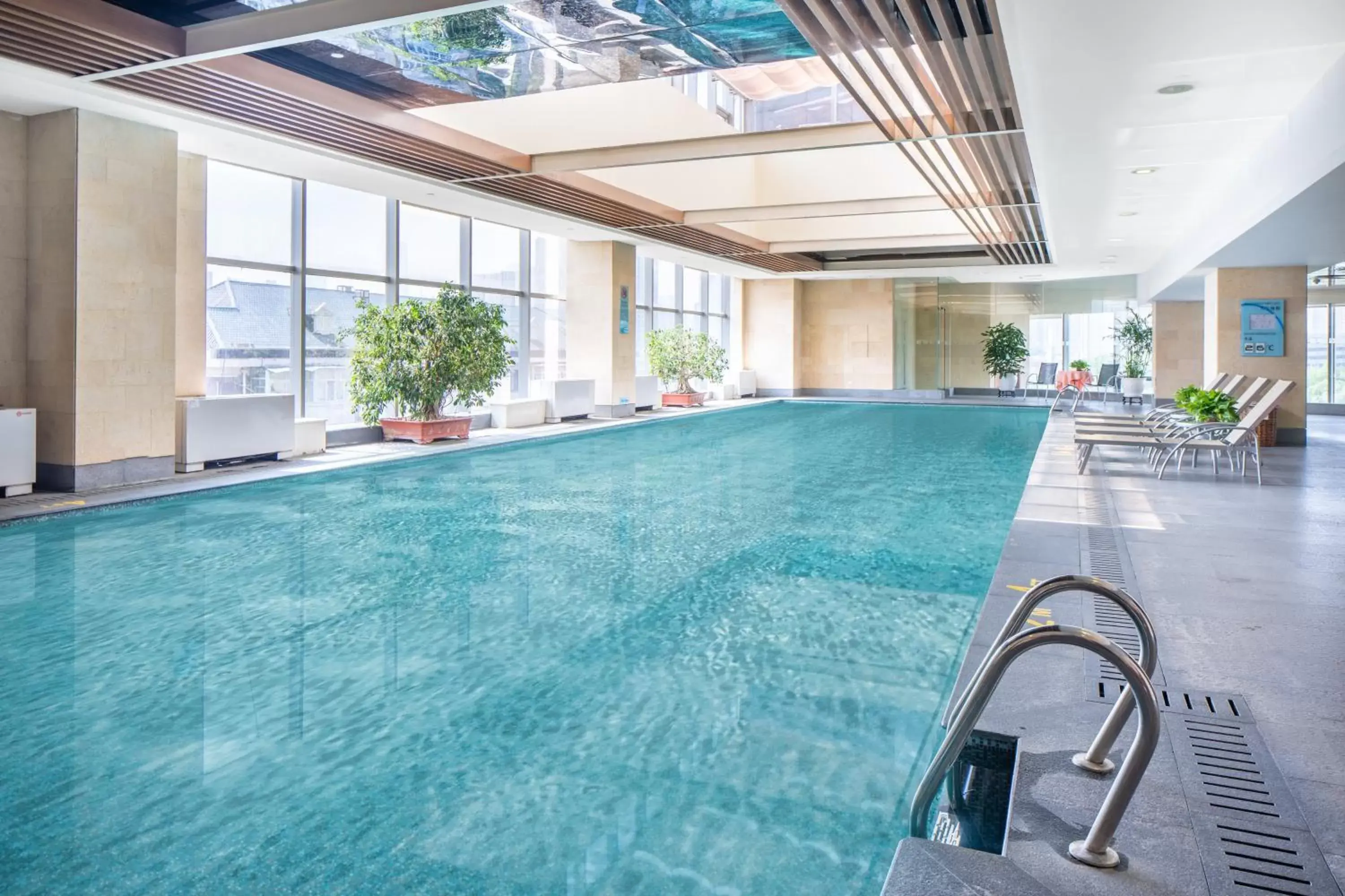 Swimming pool in Holiday Inn Tianjin Riverside by IHG Swimming pool in Holiday Inn Tianjin Riverside by IHG