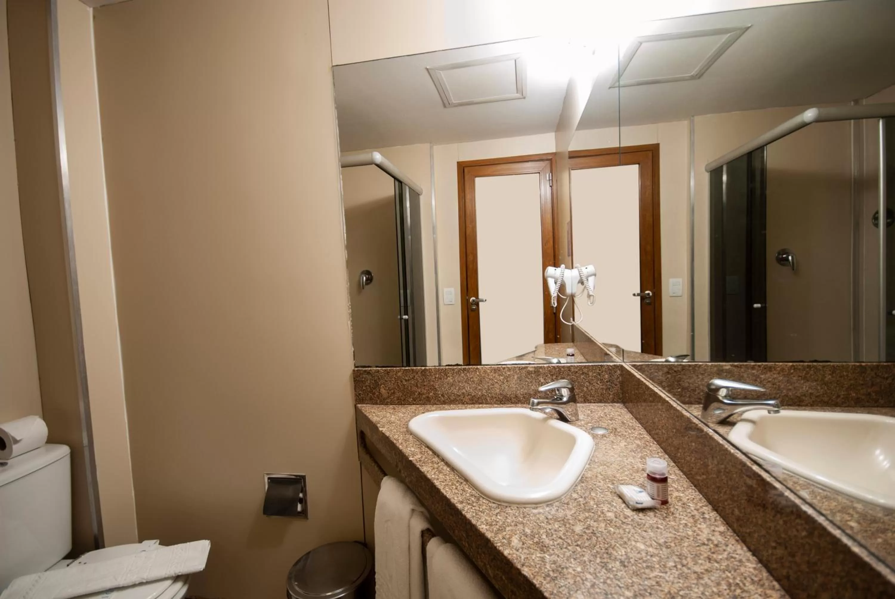 Bathroom in Hotel Astoria Copacabana