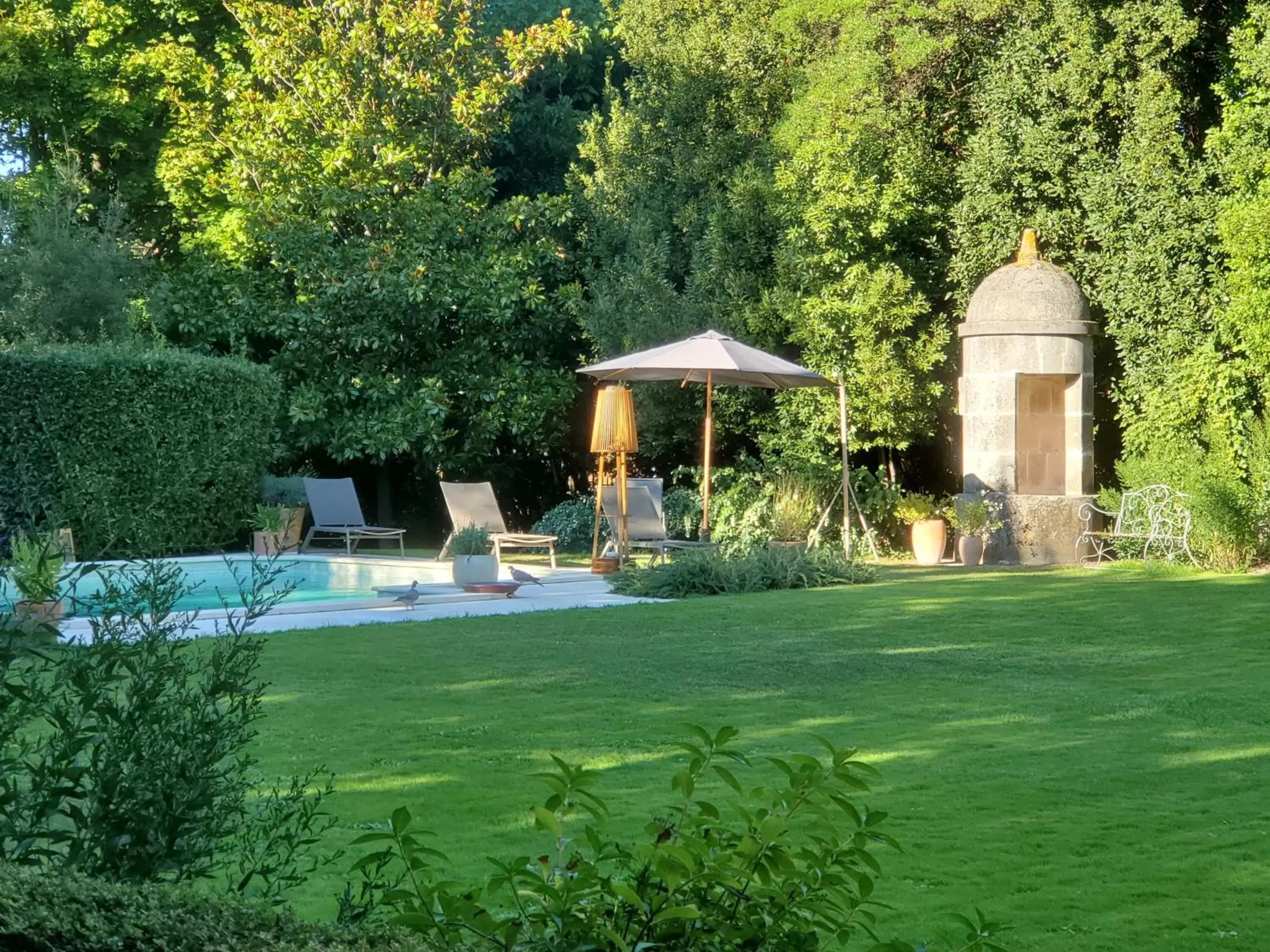 Garden, Swimming Pool in Logis des Tourelles