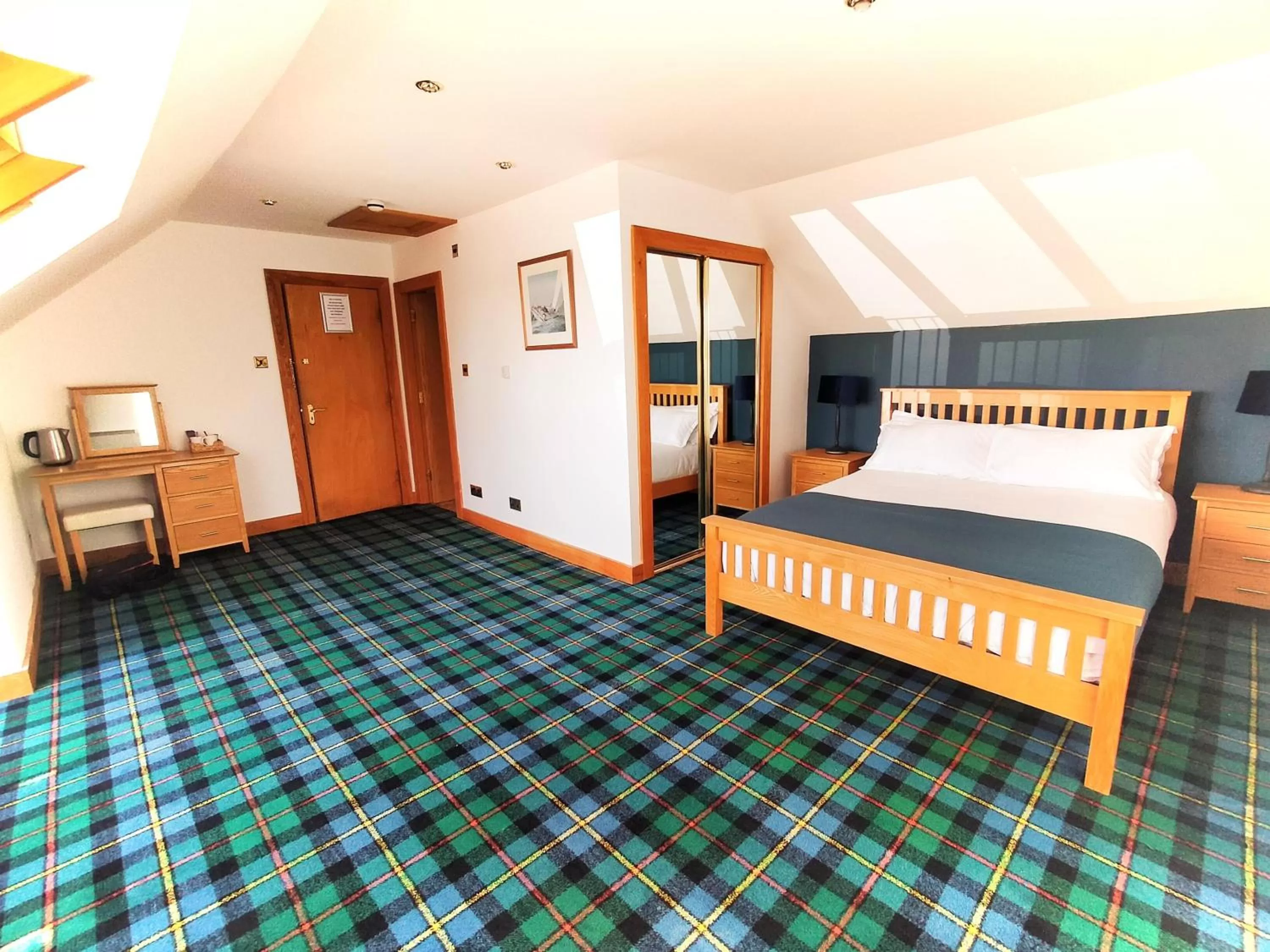 Bedroom, Bed in Dunstaffnage Marina Suites and Lodges