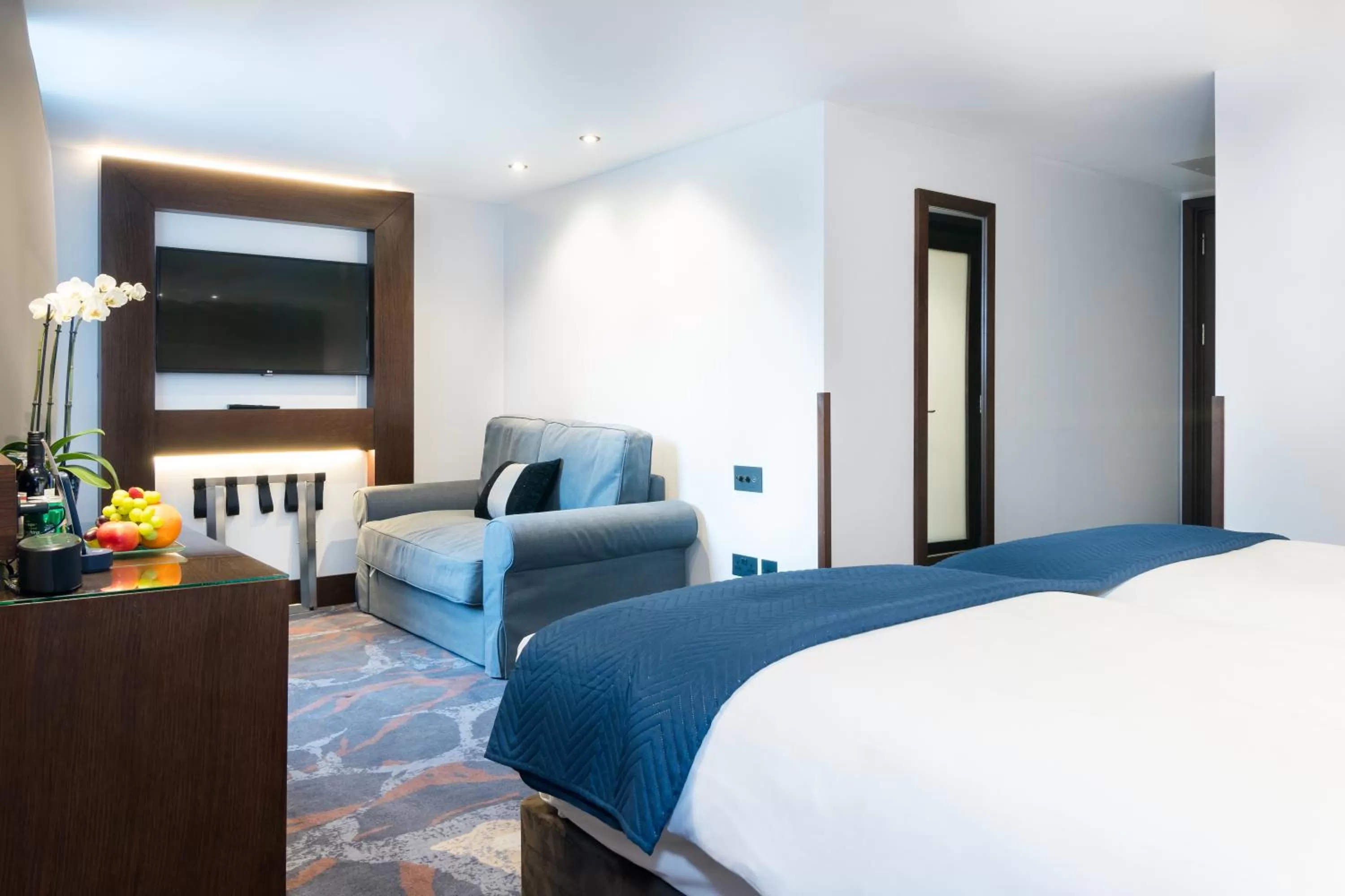 Bed in Montcalm Chilworth Townhouse, Paddington