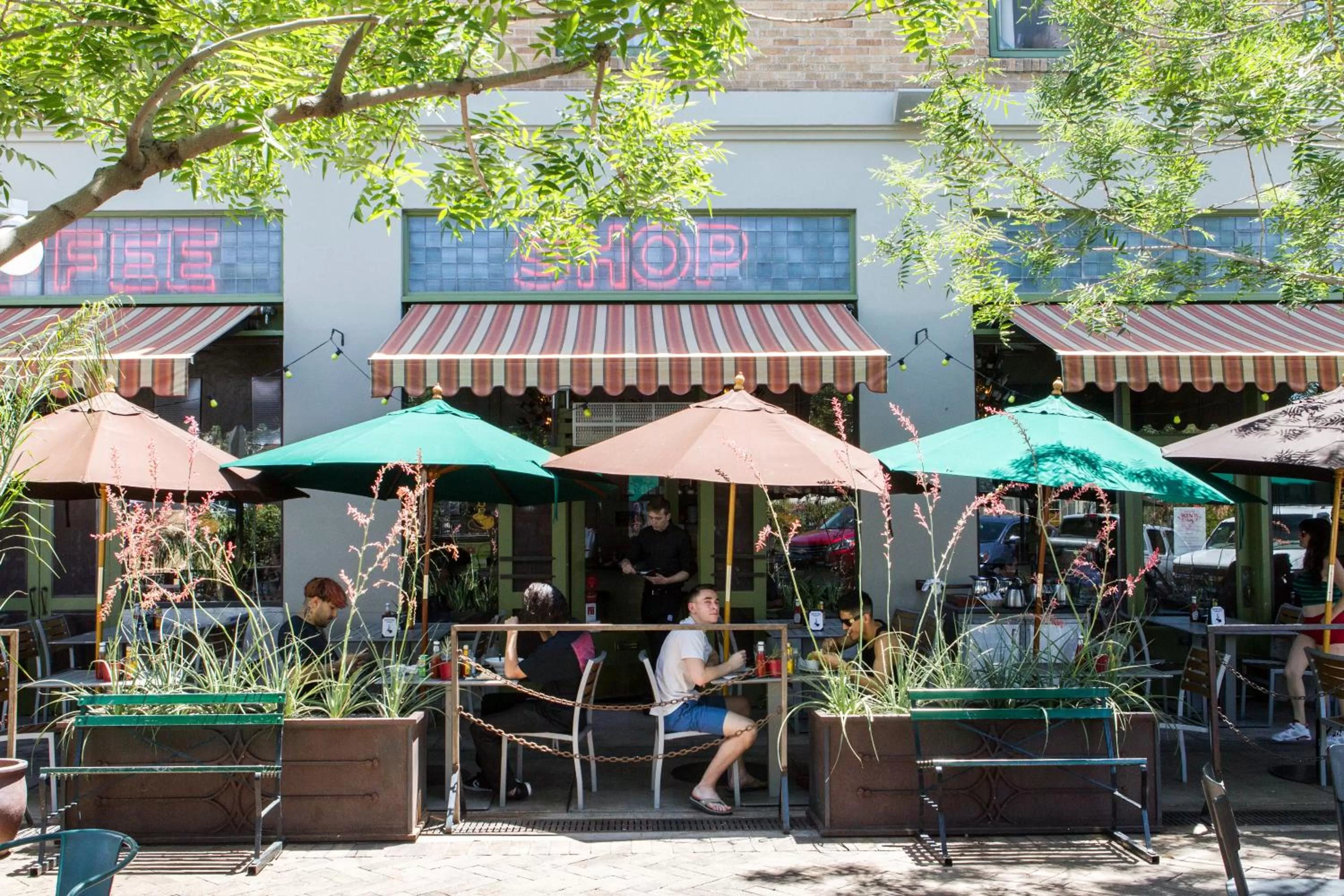 Restaurant/places to eat in Hotel Congress