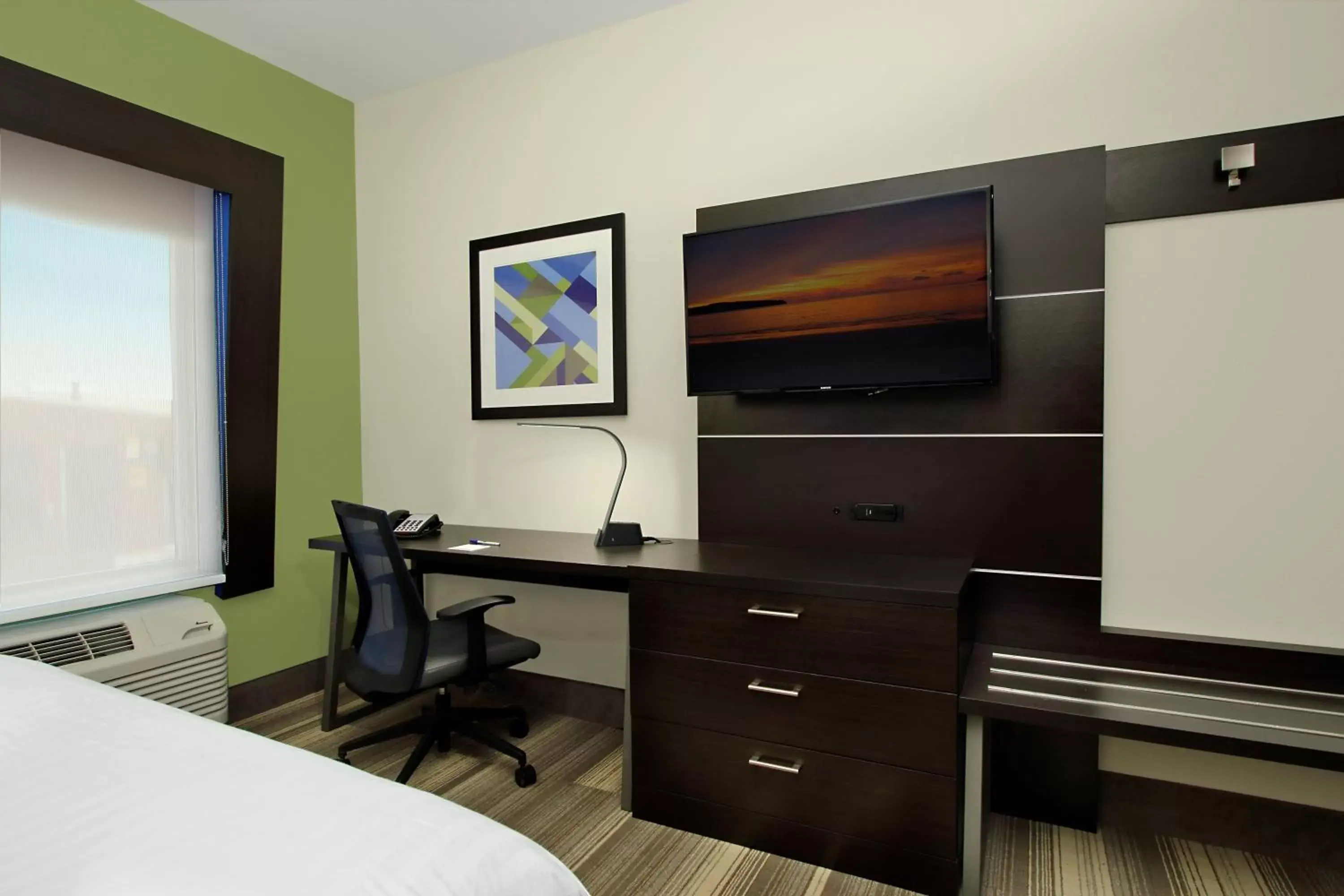 Photo of the whole room, TV/Entertainment Center in Holiday Inn Express & Suites - Brookshire - Katy Freeway, an IHG Hotel