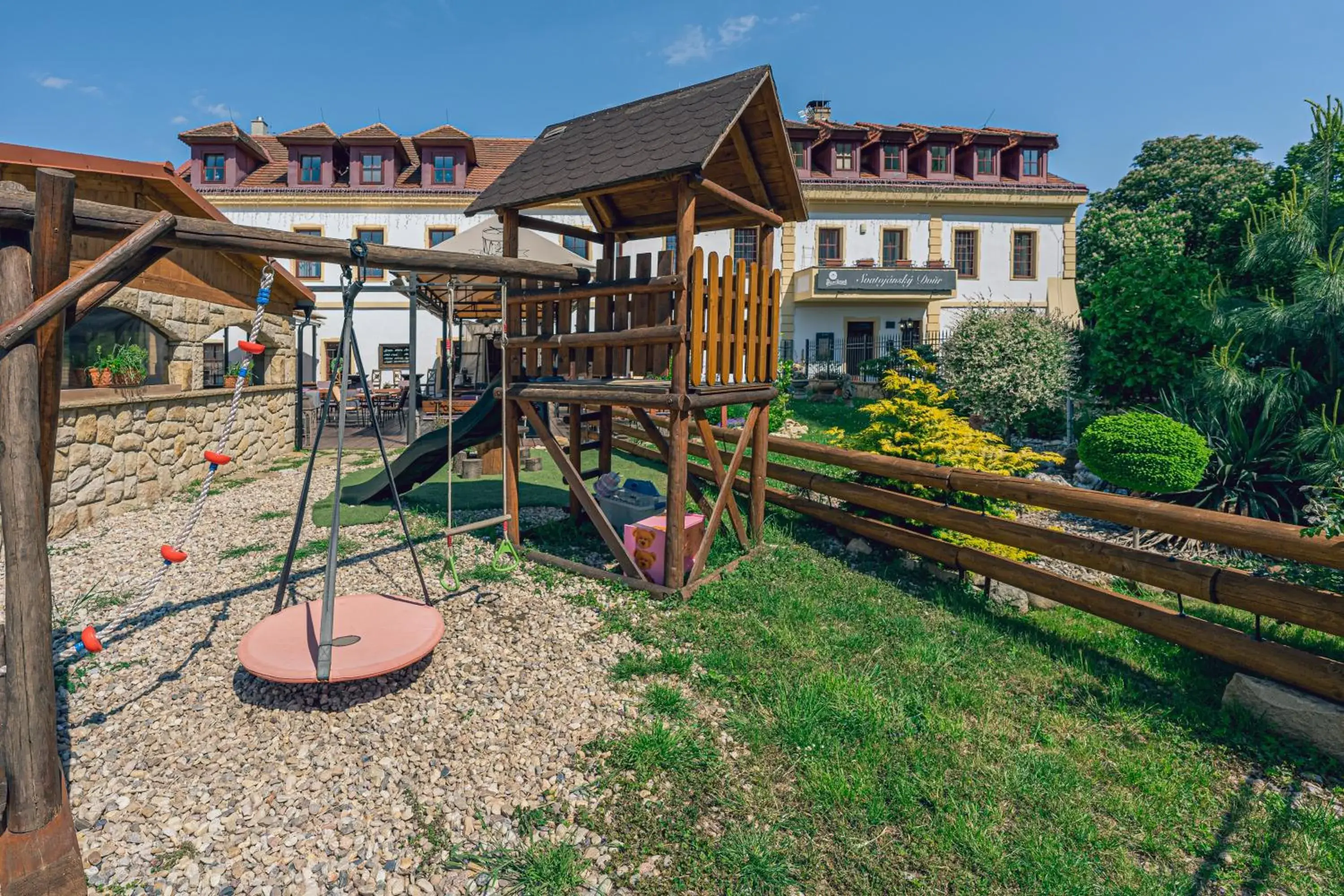 Patio, Property Building in Hotel Svatojánský Dvůr