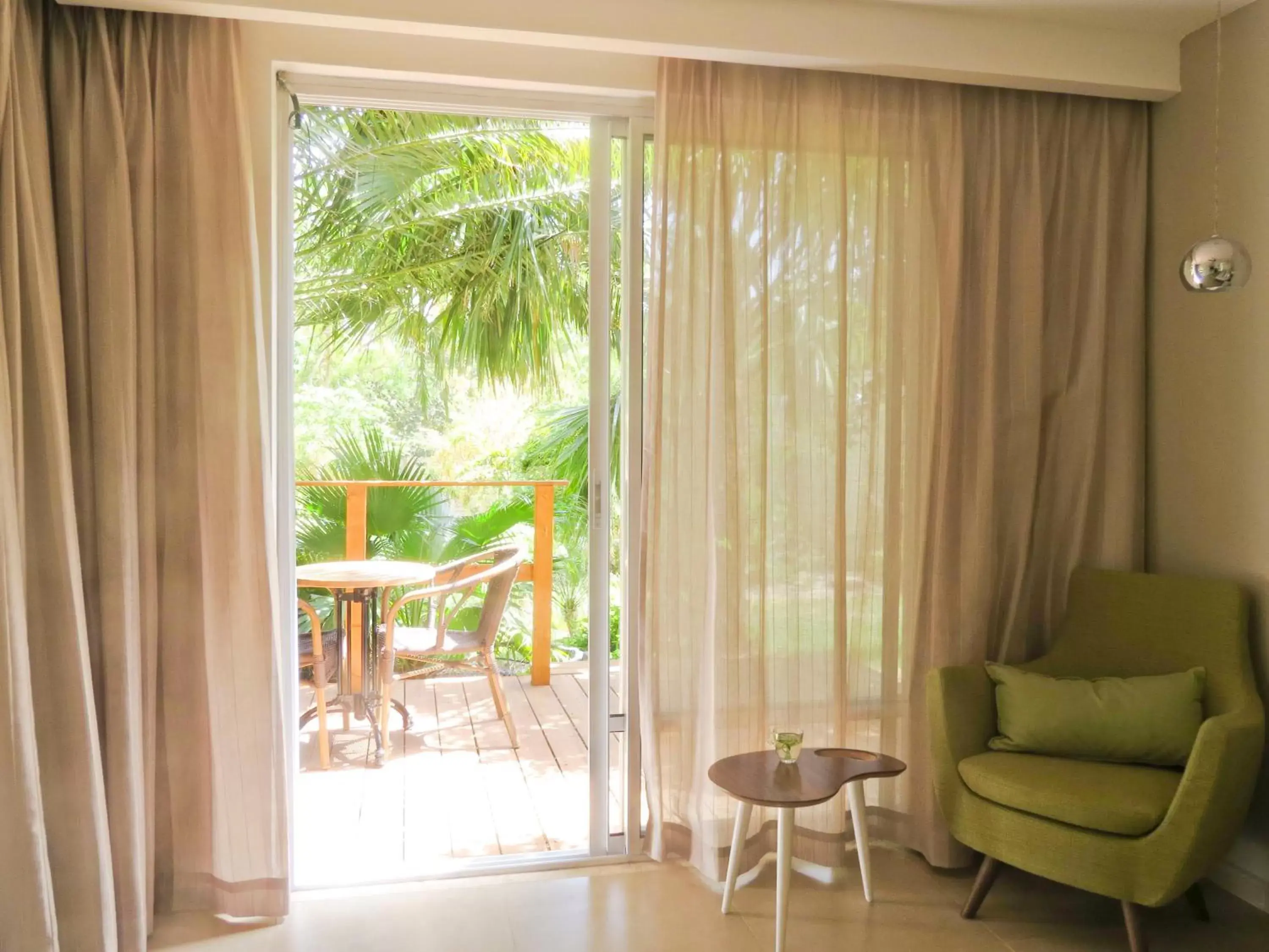 Balcony/Terrace, Seating Area in Ein Gedi Kibbutz Hotel
