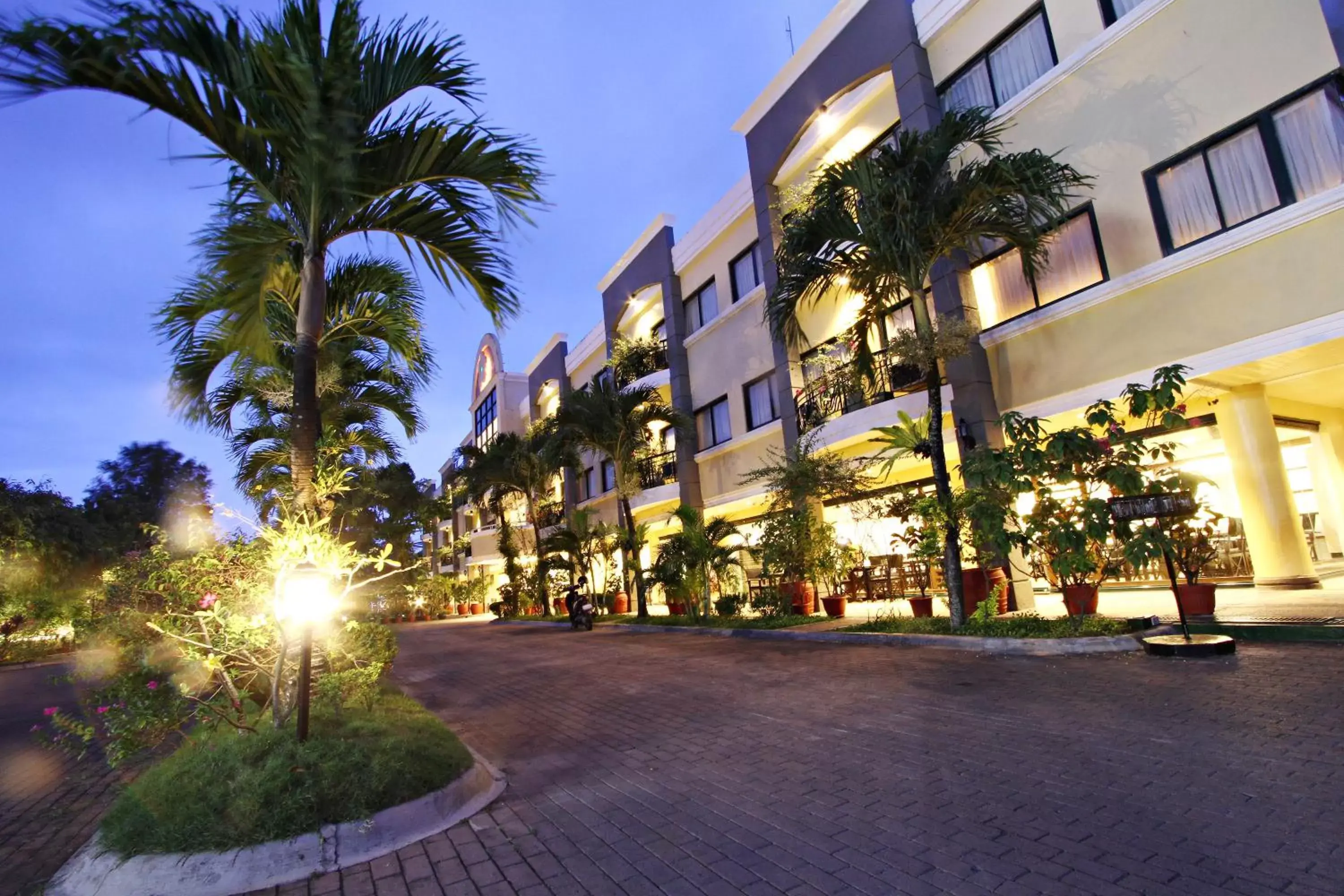 Property building in Hotel Fleuris Property building in Hotel Fleuris