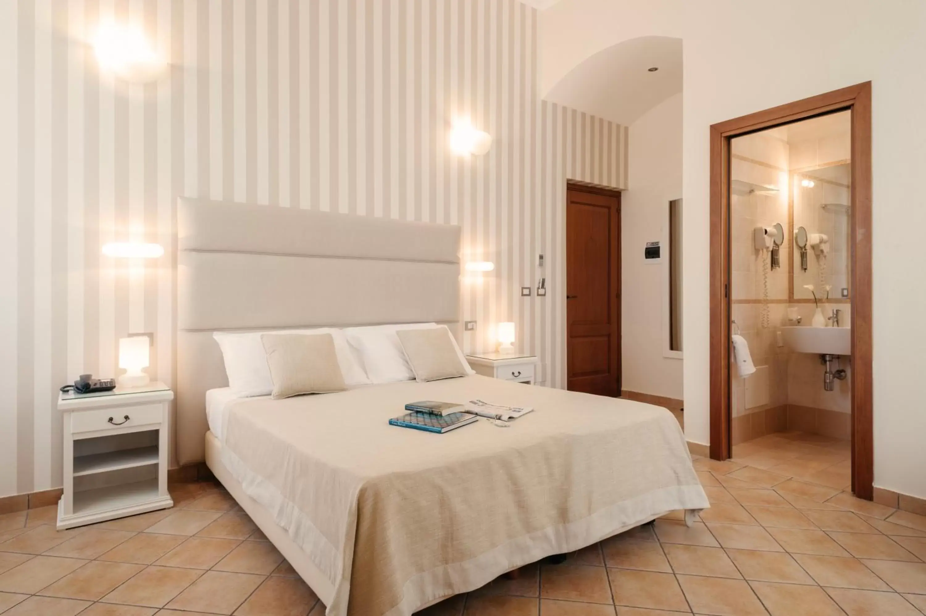 Bed in Hotel L'Arcangelo - Boutique Hotel