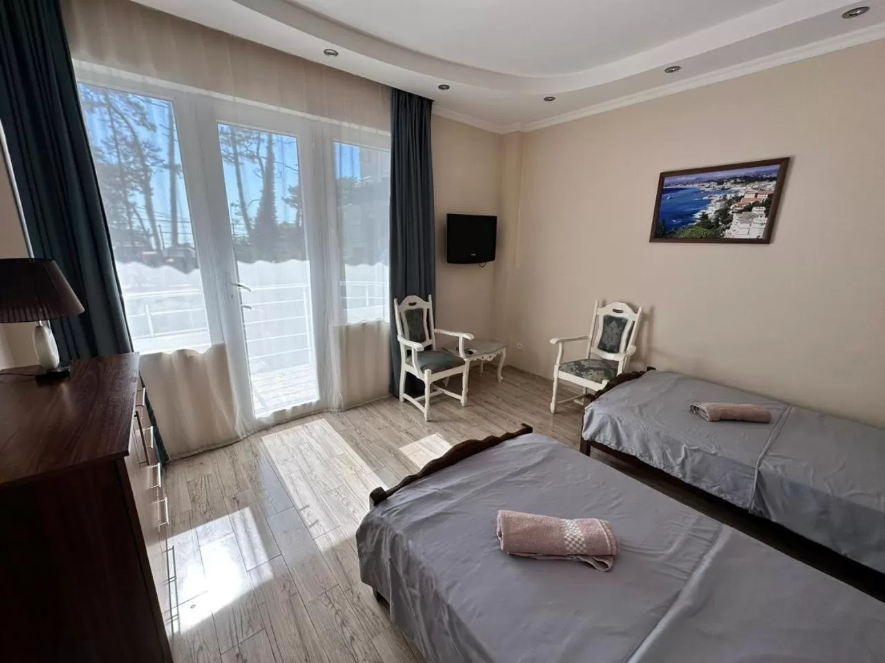 Photo of the whole room, Bed in National+