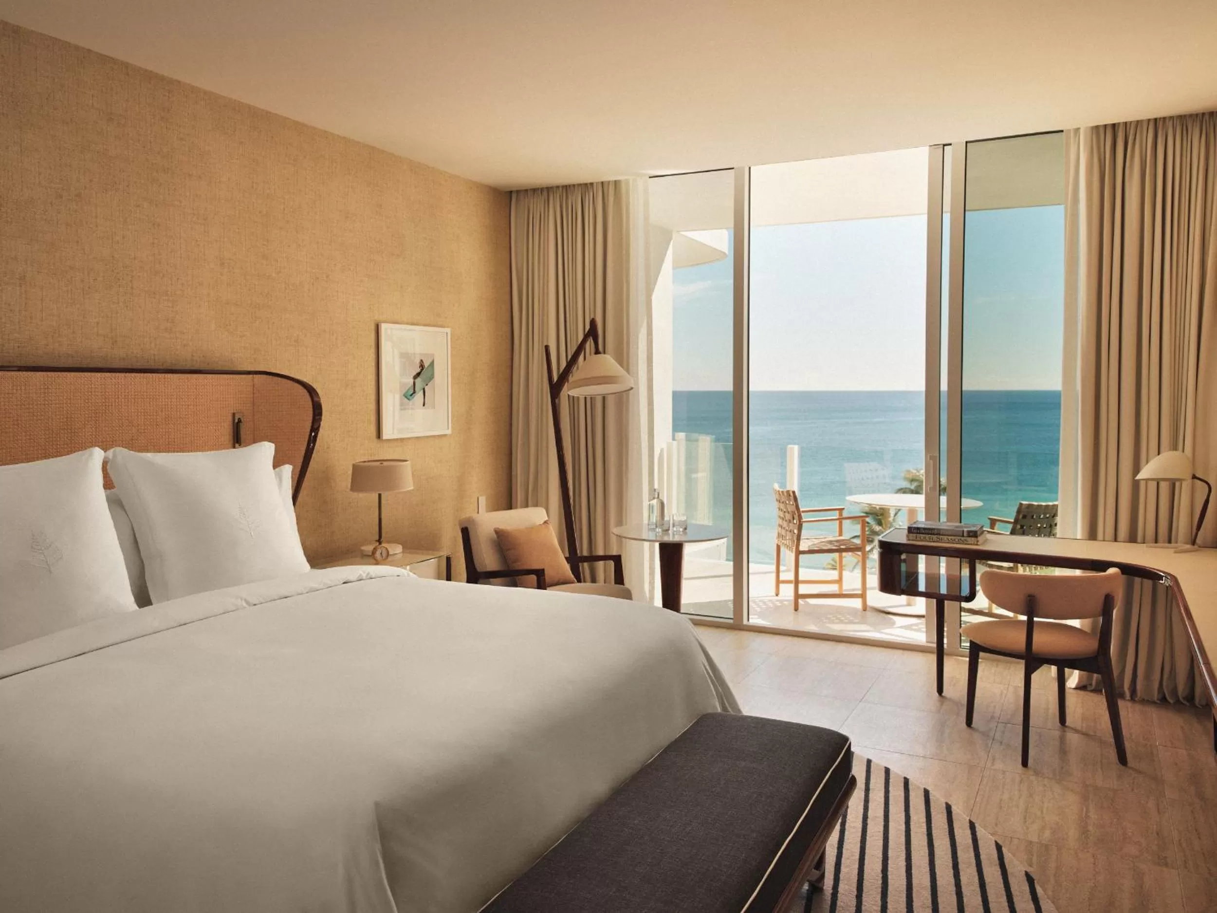 Balcony/Terrace, Bed in Four Seasons Hotel and Residences Fort Lauderdale