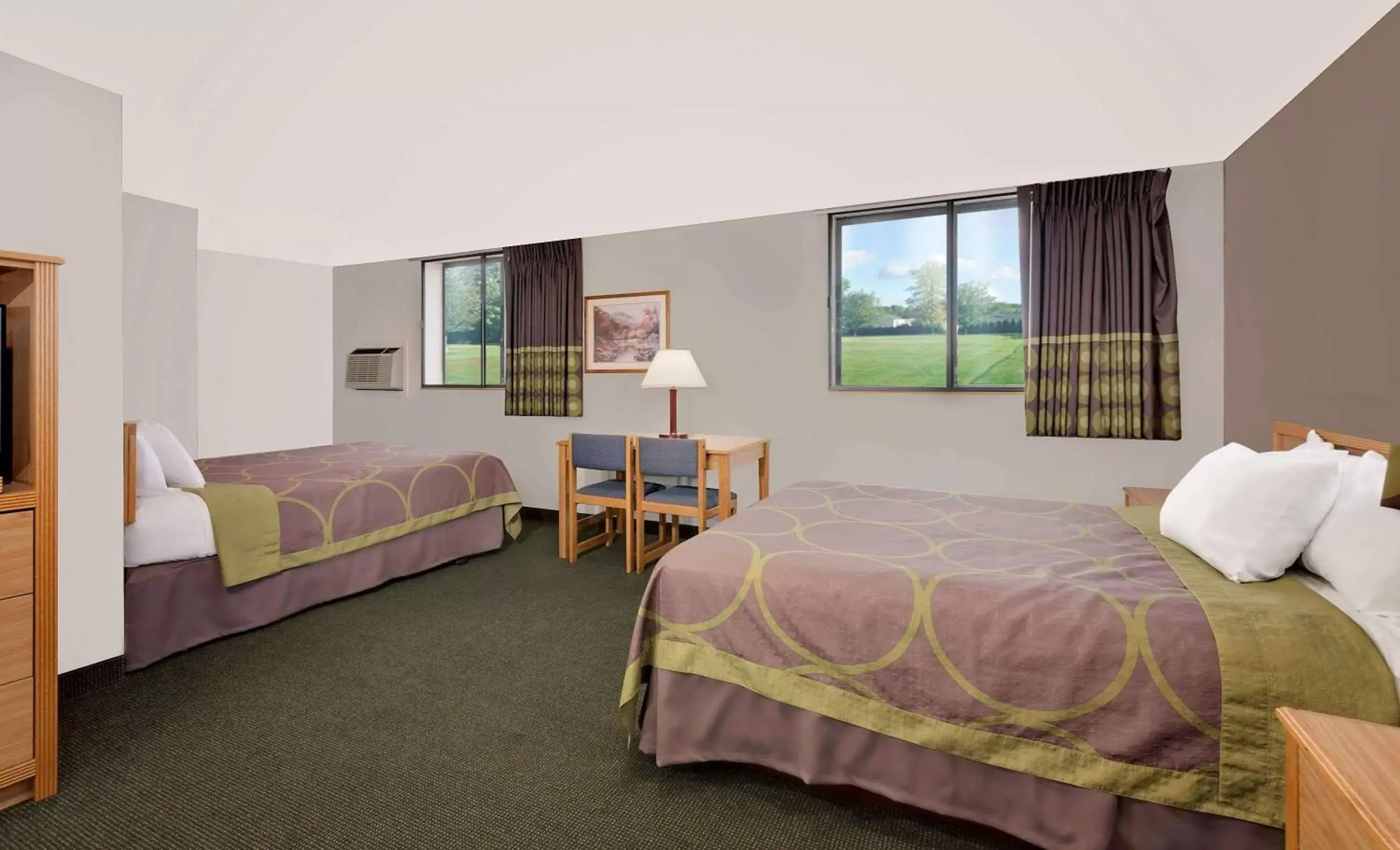 Photo of the whole room, Bed in Super 8 by Wyndham Spearfish
