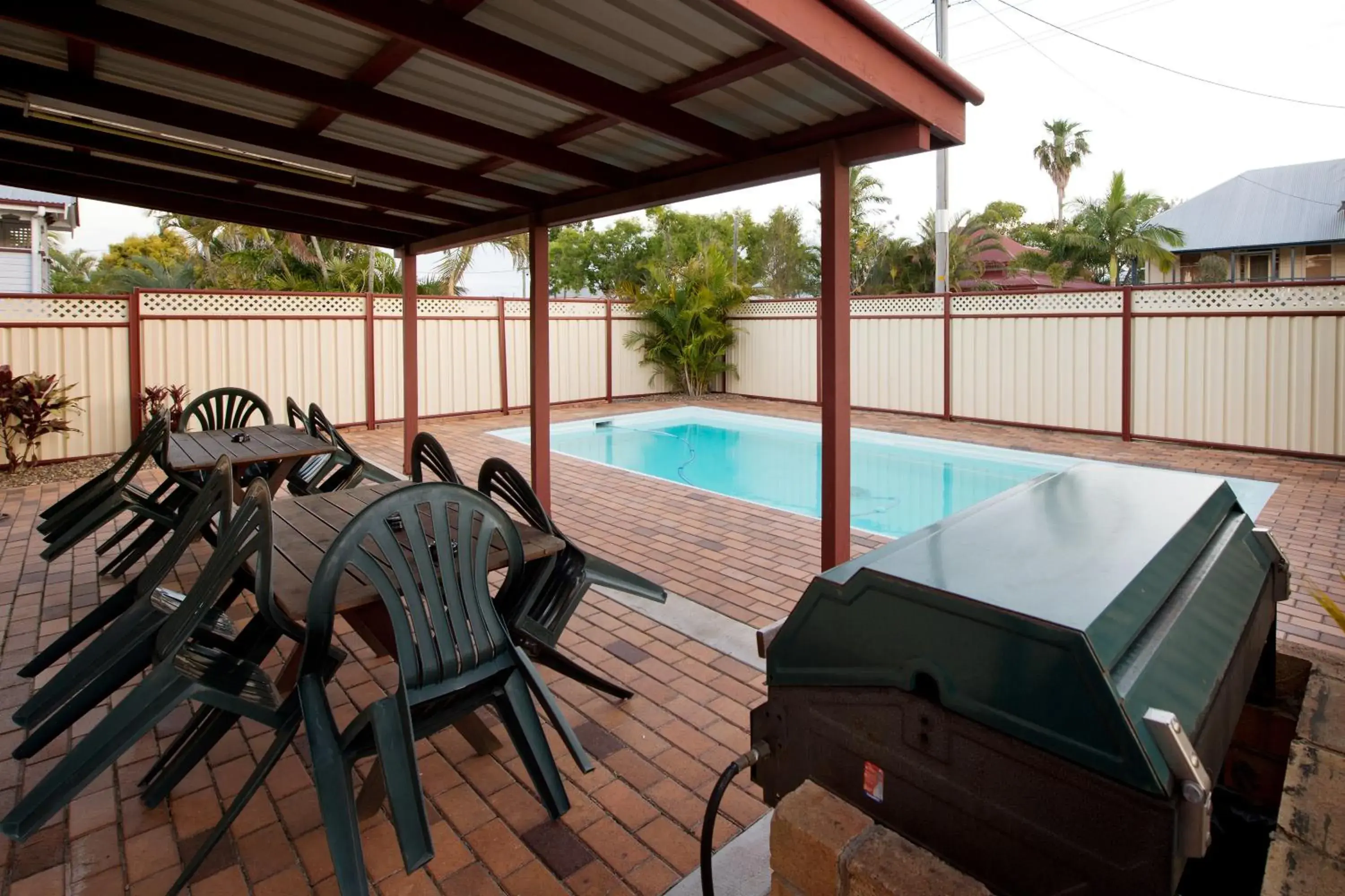 BBQ facilities, Swimming Pool in Mineral Sands Motel