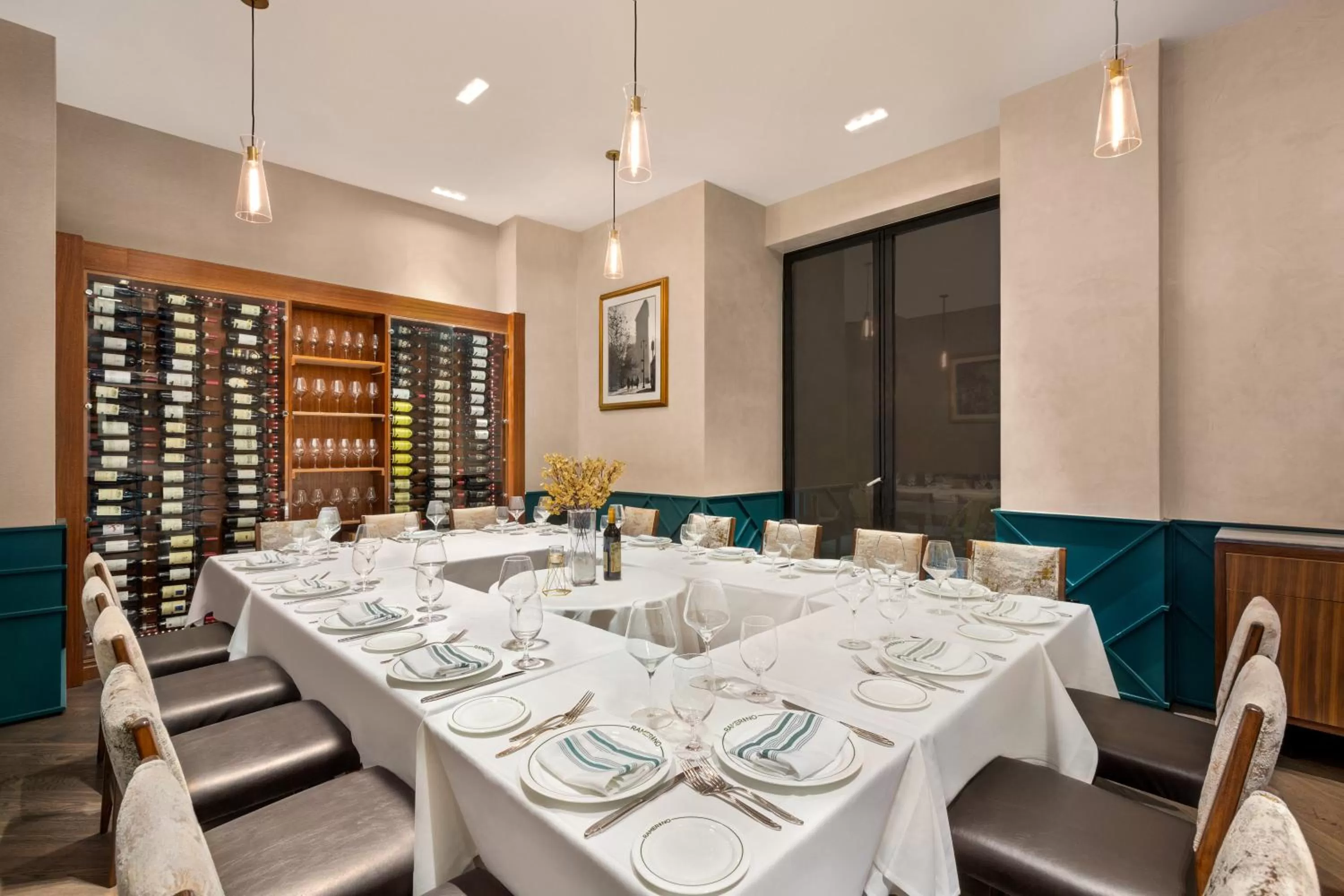 Dining area in Hyatt Centric Midtown 5th Avenue New York