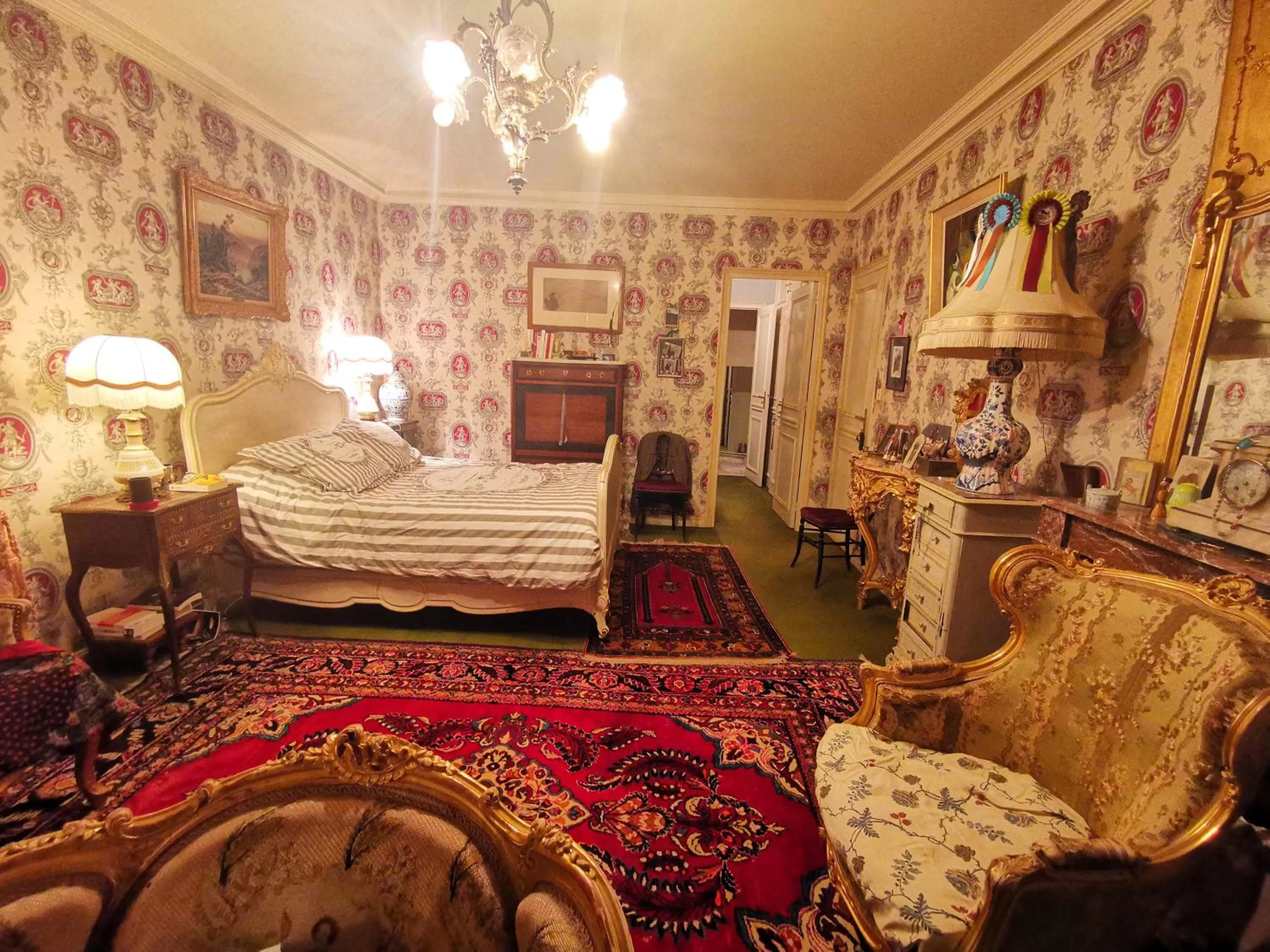 Photo of the whole room, Bed in Le Kino Panorama