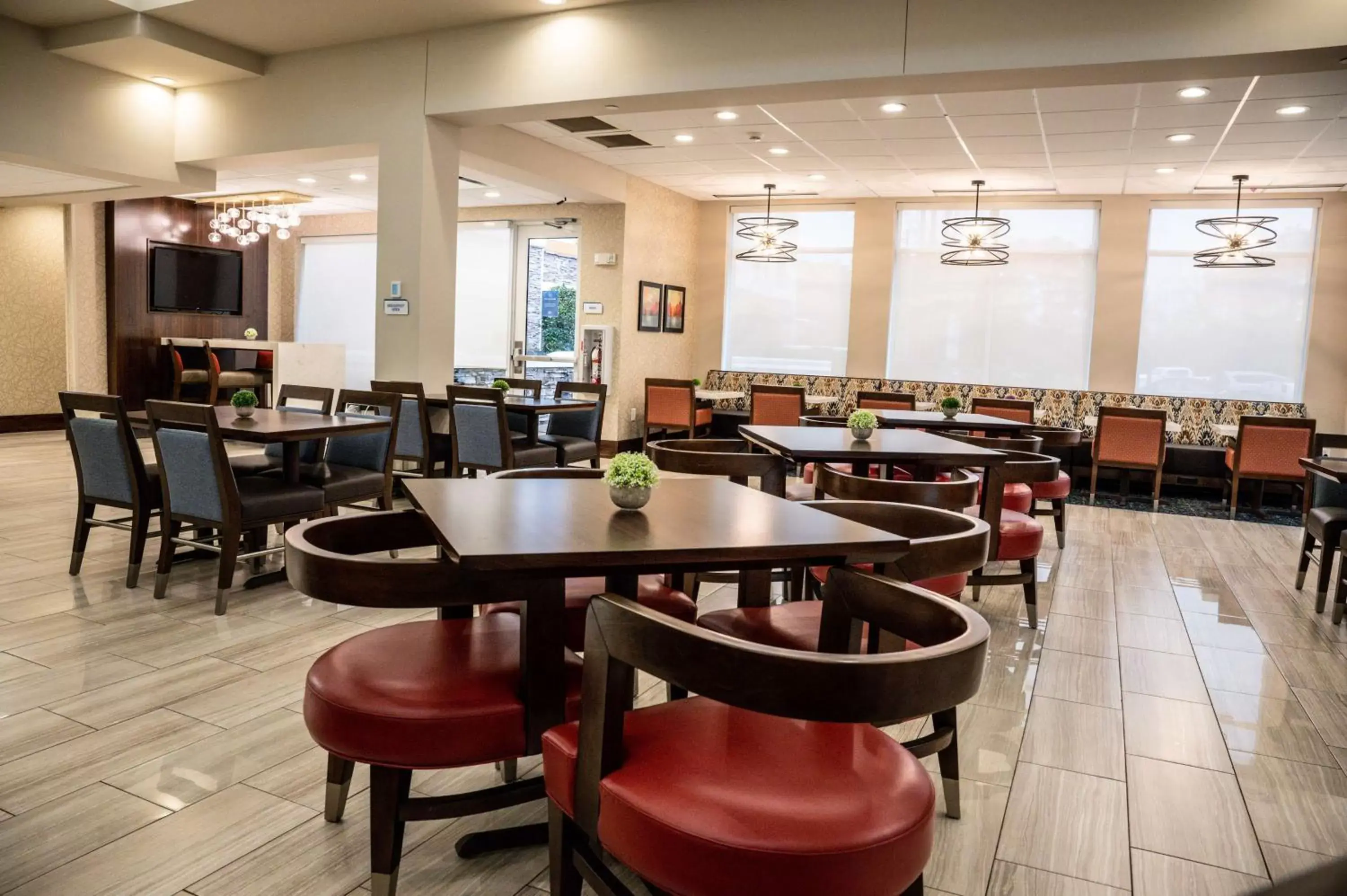 Restaurant/Places to Eat in Hilton Garden Inn Fayetteville/Fort Bragg