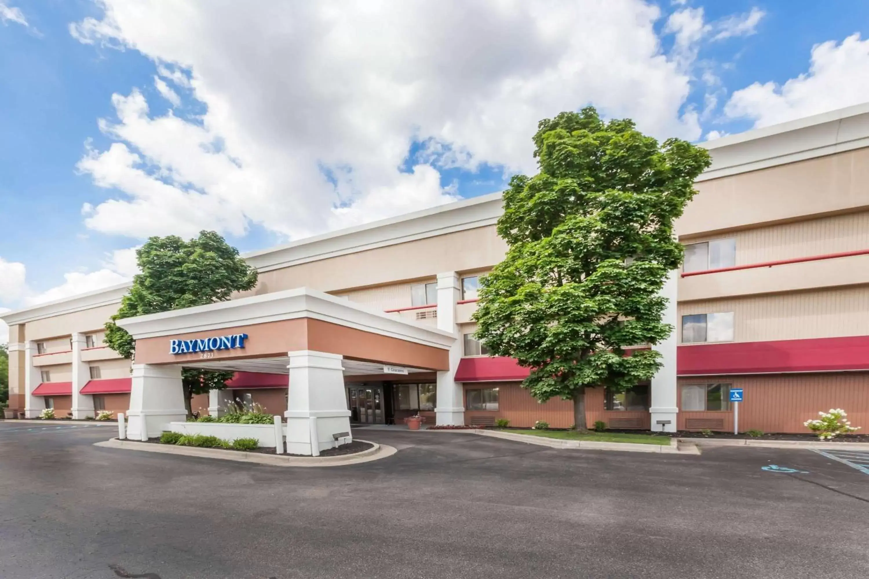 Property building in Baymont by Wyndham Grand Rapids Airport