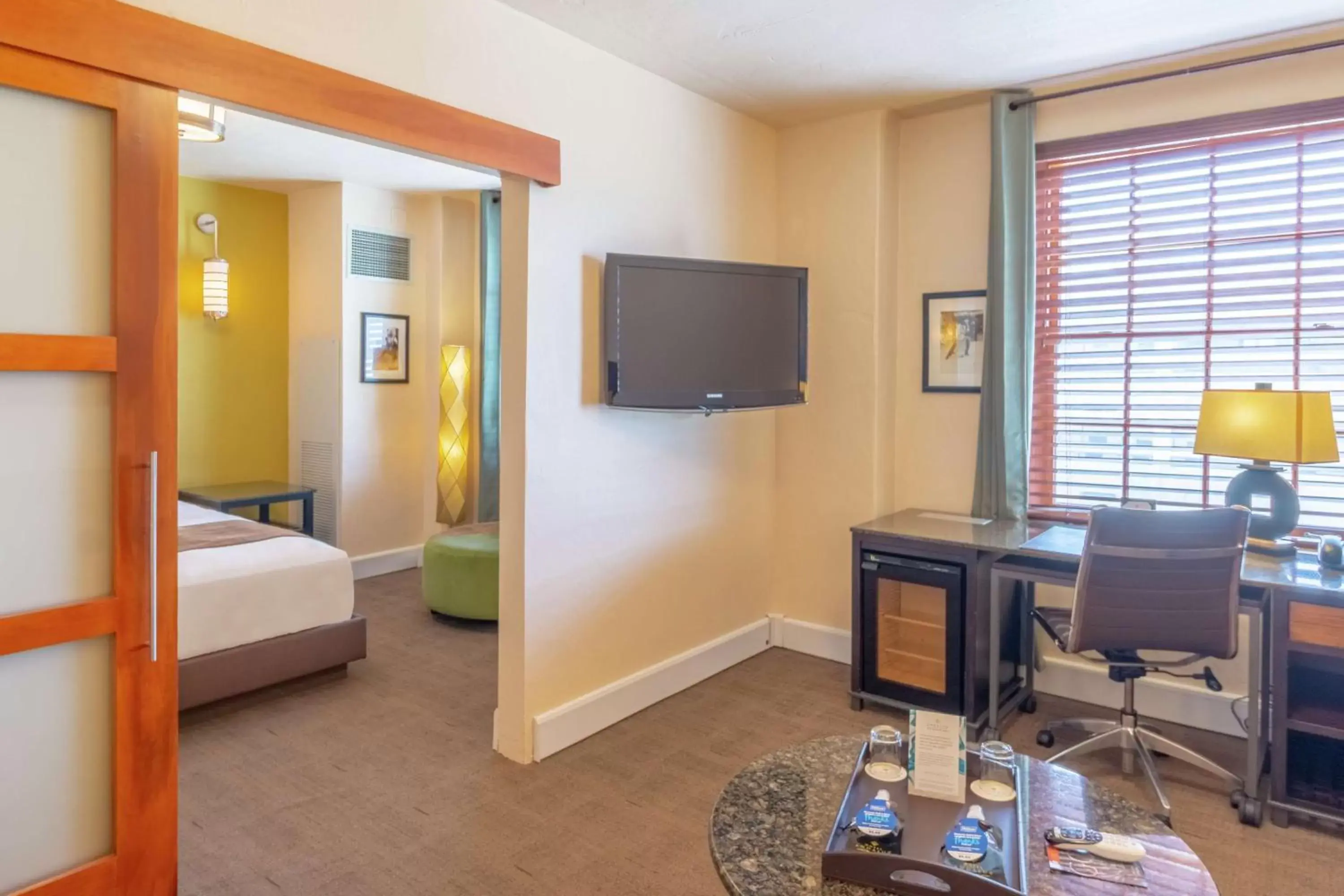 Bedroom, TV/Entertainment Center in Hotel Andaluz Albuquerque, Curio Collection By Hilton