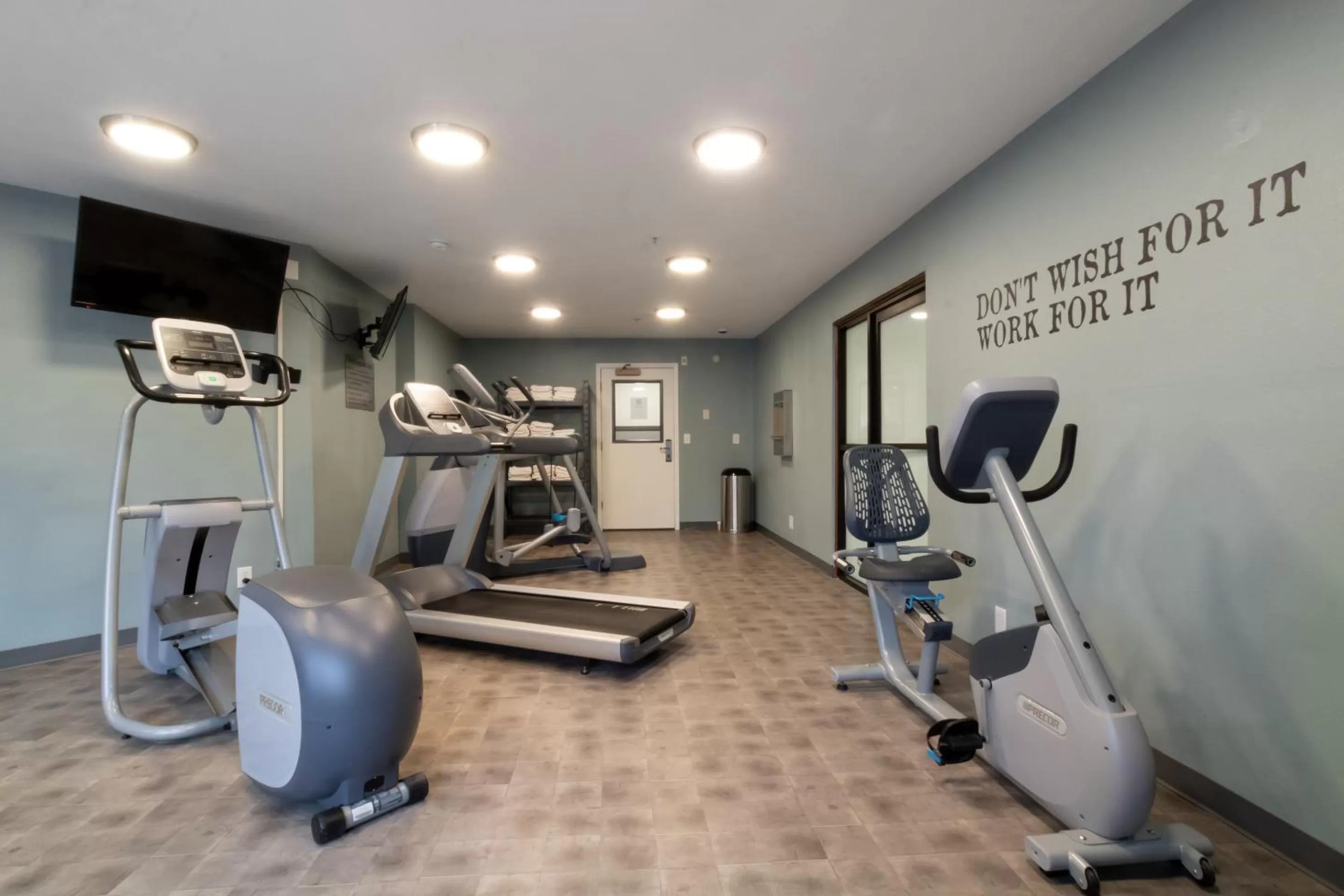 Fitness centre/facilities in Oxford Suites Portland - Jantzen Beach