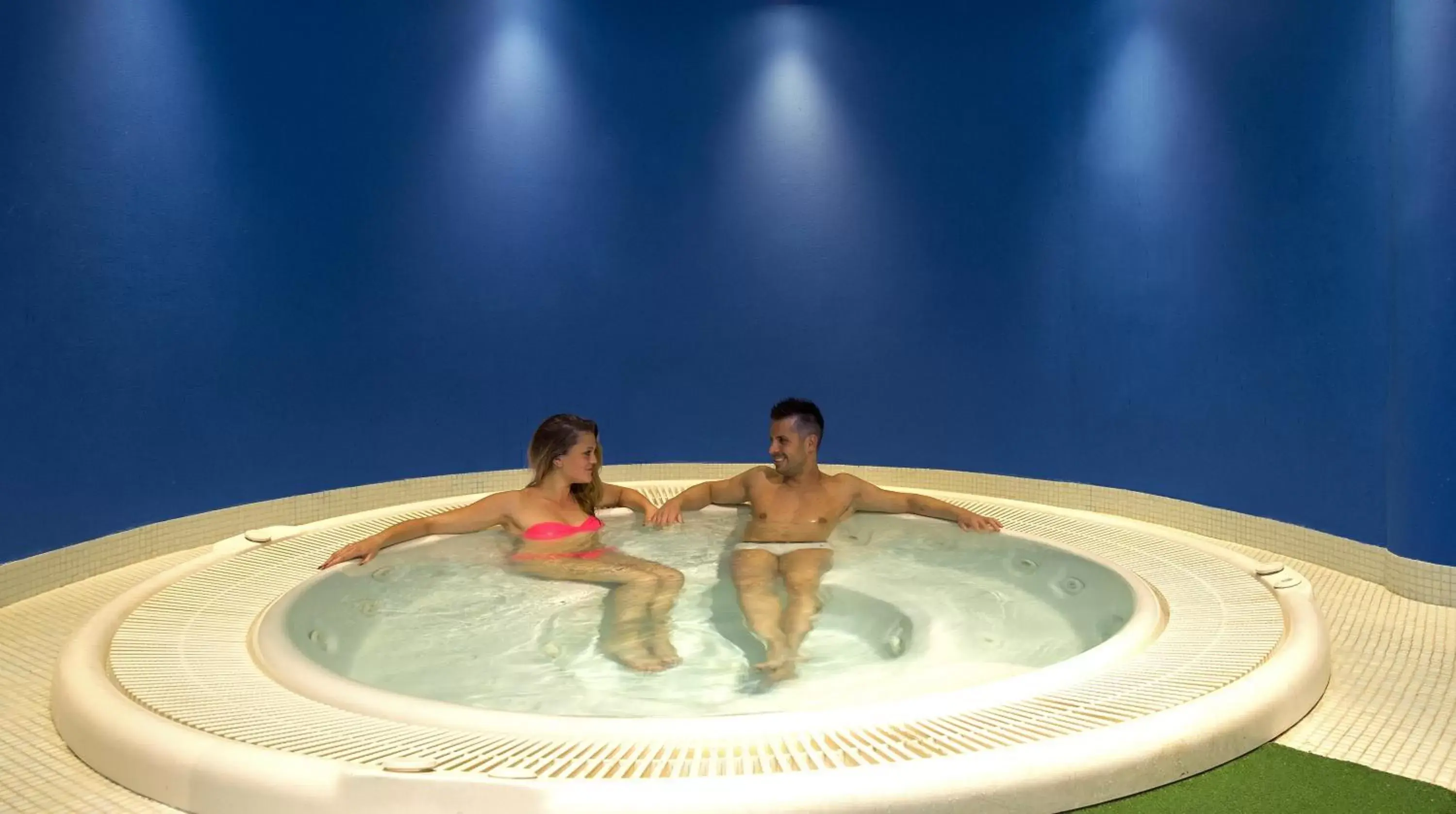 Hot Tub, Guests in Grand Hotel Admiral Palace