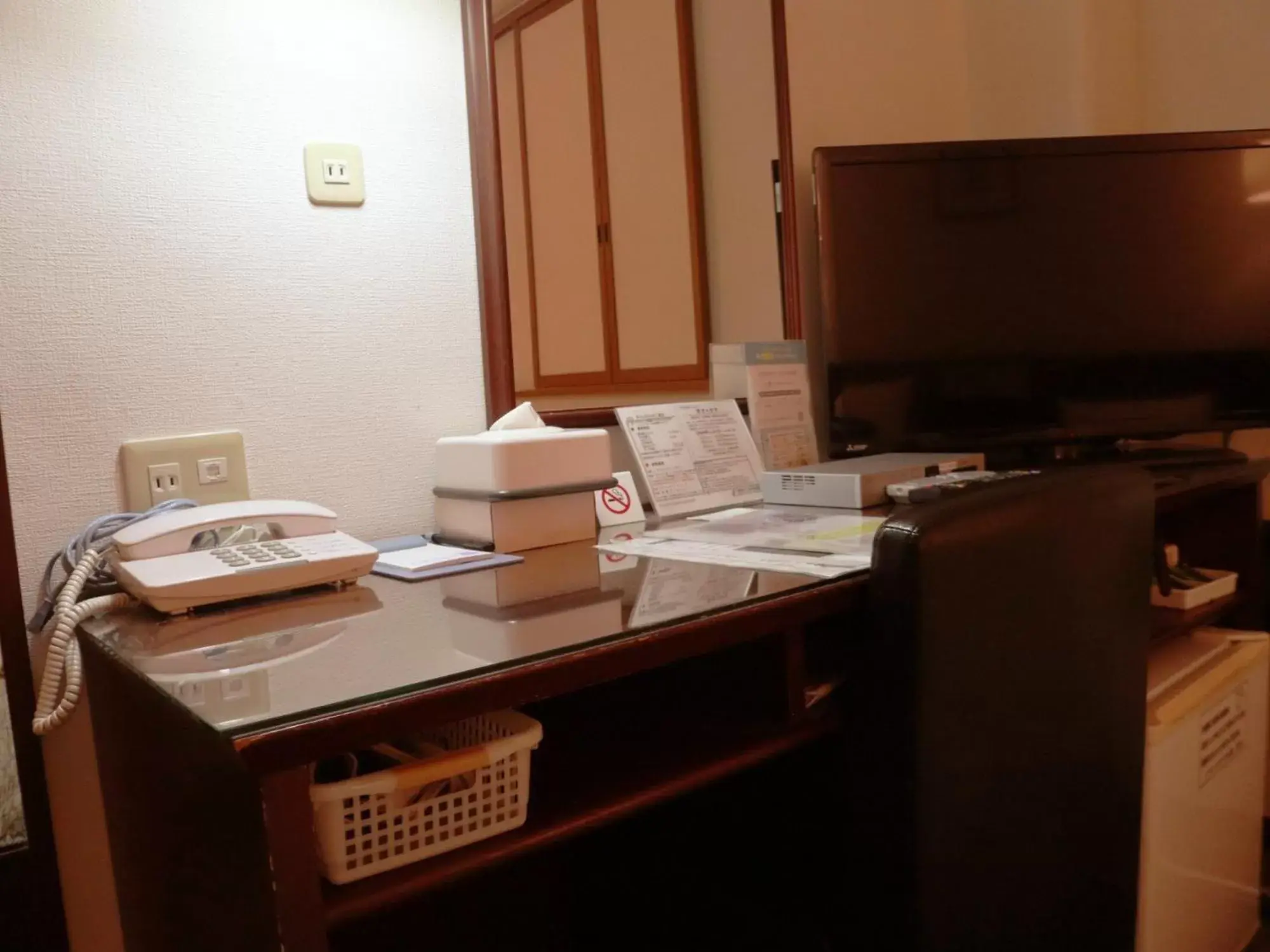 Photo of the whole room, TV/Entertainment Center in Kuretake-Inn Central Hamamatsu