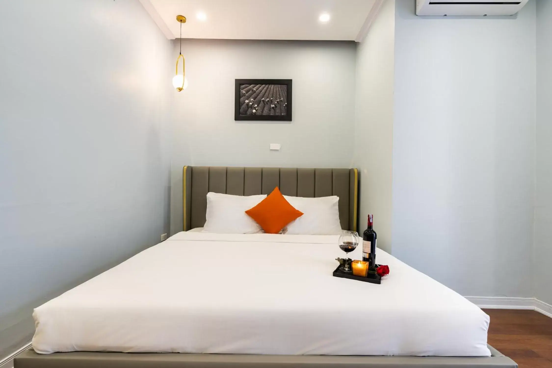 Bed in Hanoi Memory Legends Hotel Bed in Hanoi Memory Legends Hotel