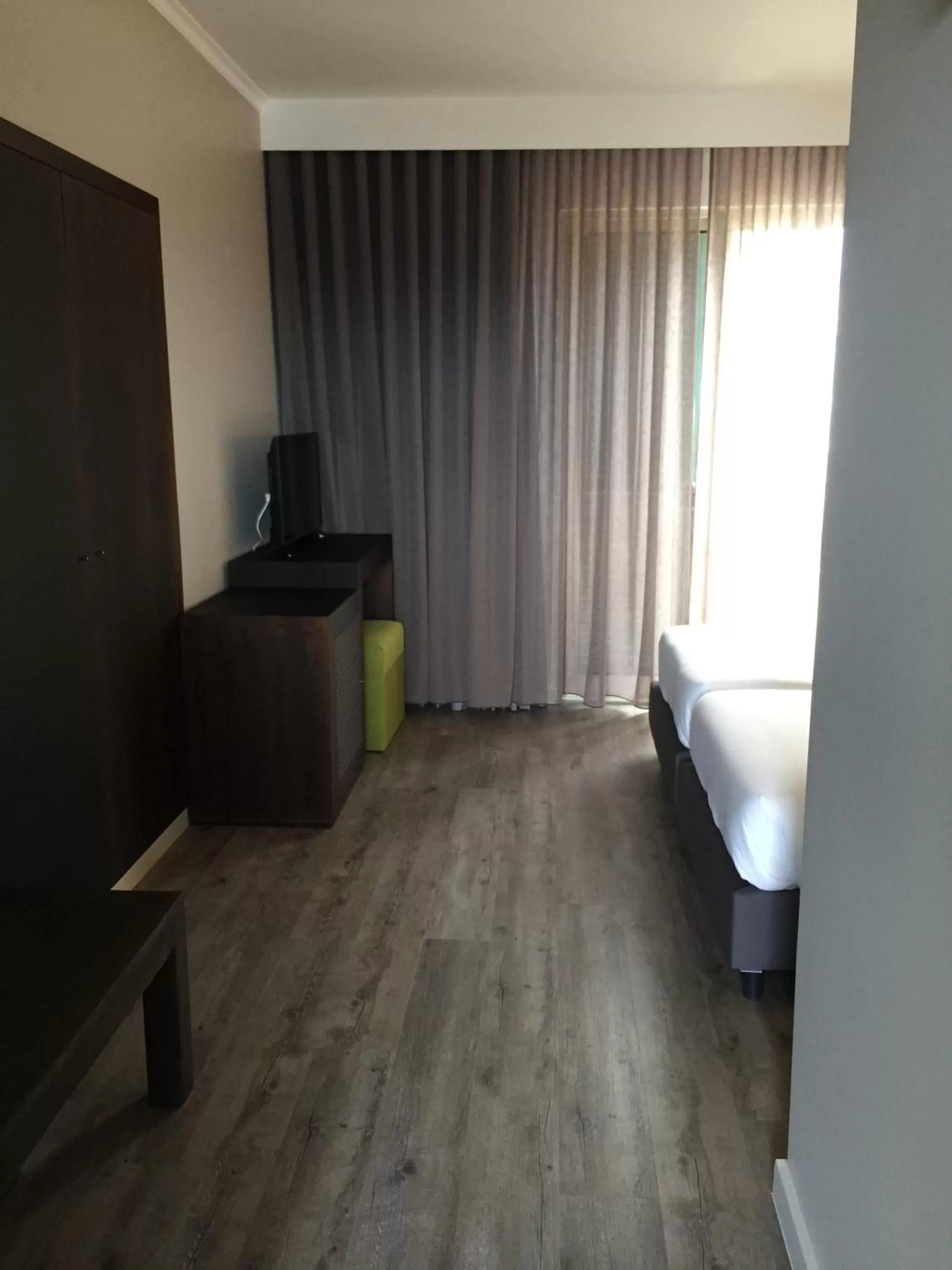 Twin Room with Mountain View (no balcony) in Hotel Euro Moniz