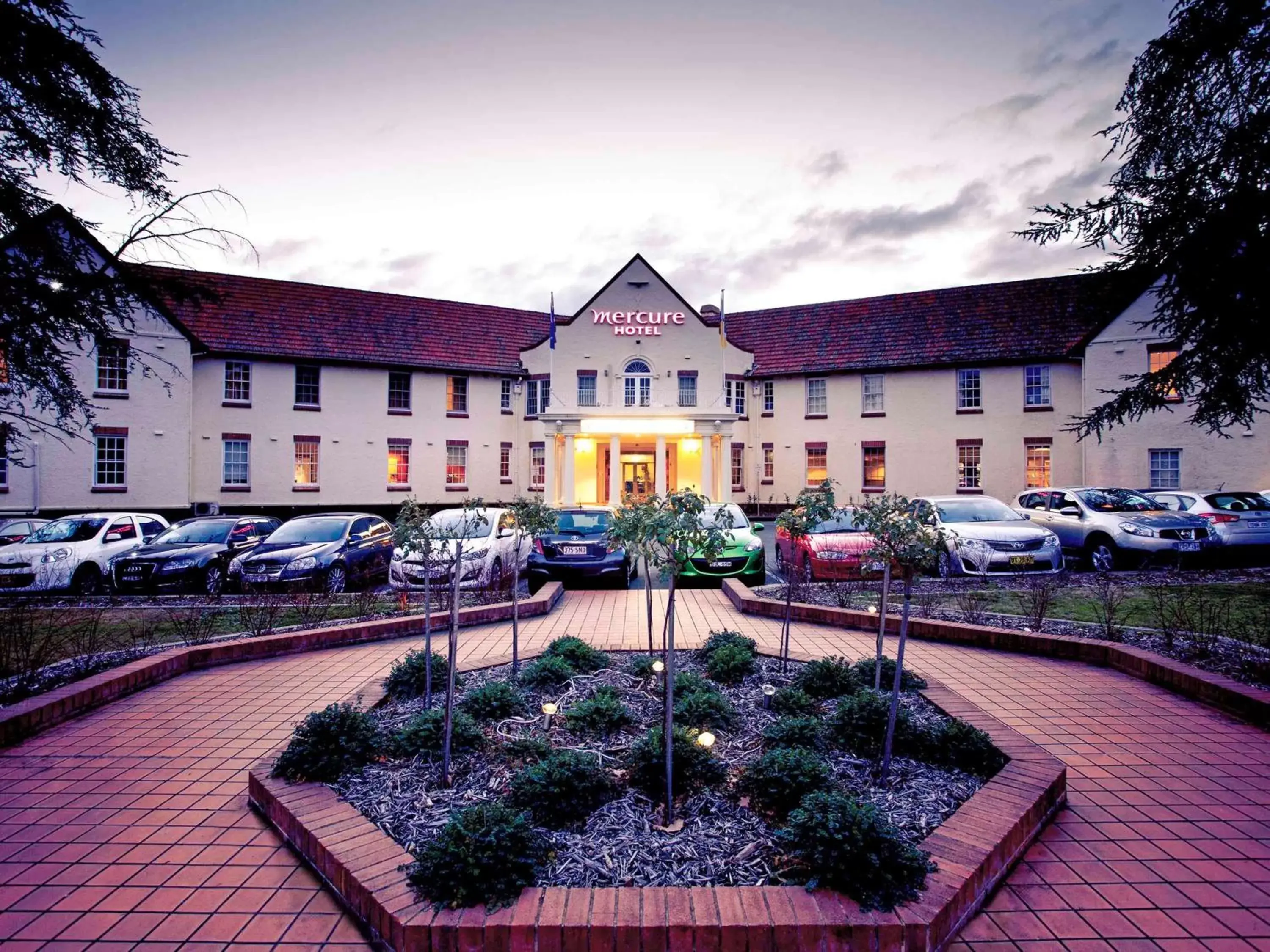 Property Building in Mercure Canberra