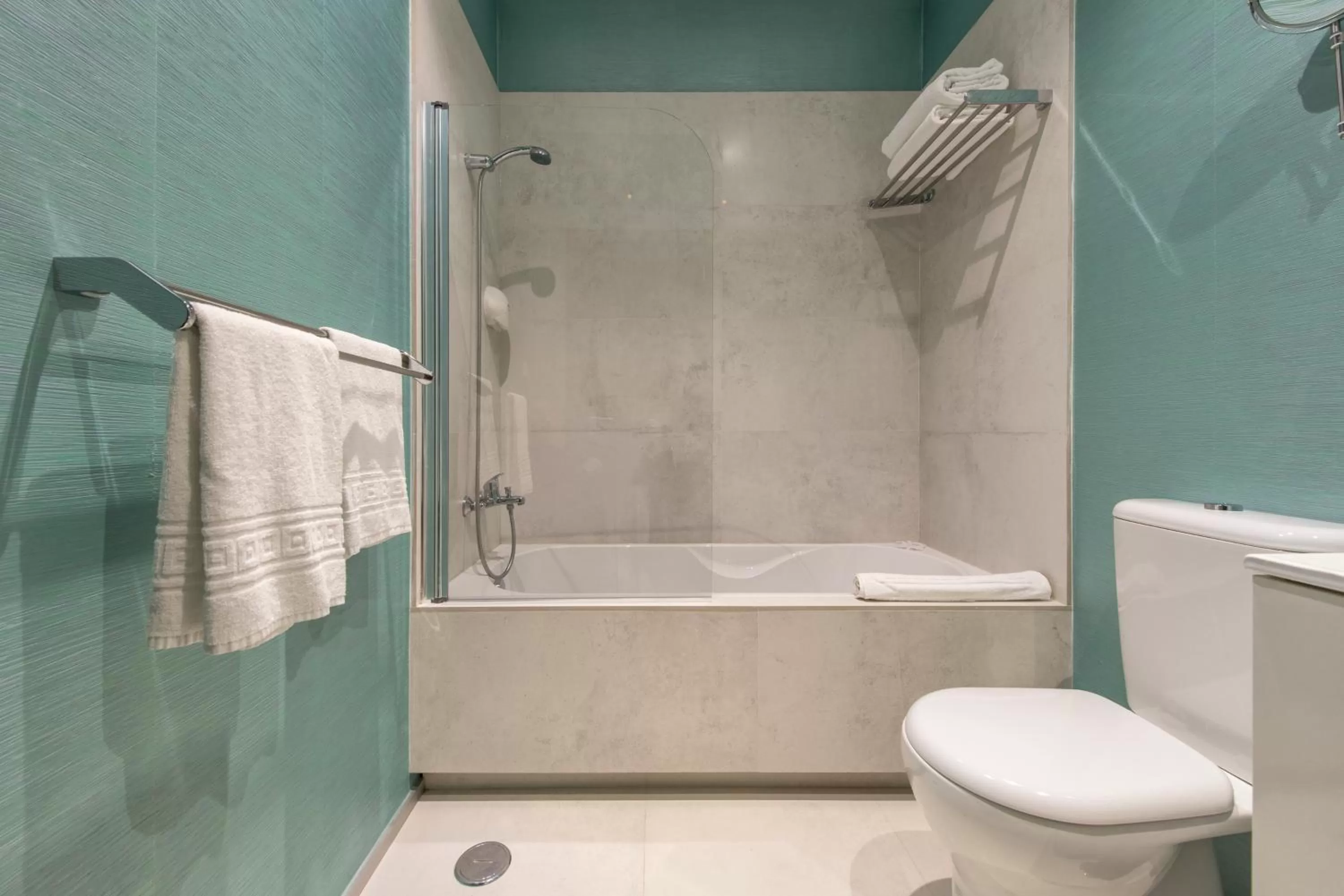 Bathroom in Alfama - Lisbon Lounge Suites