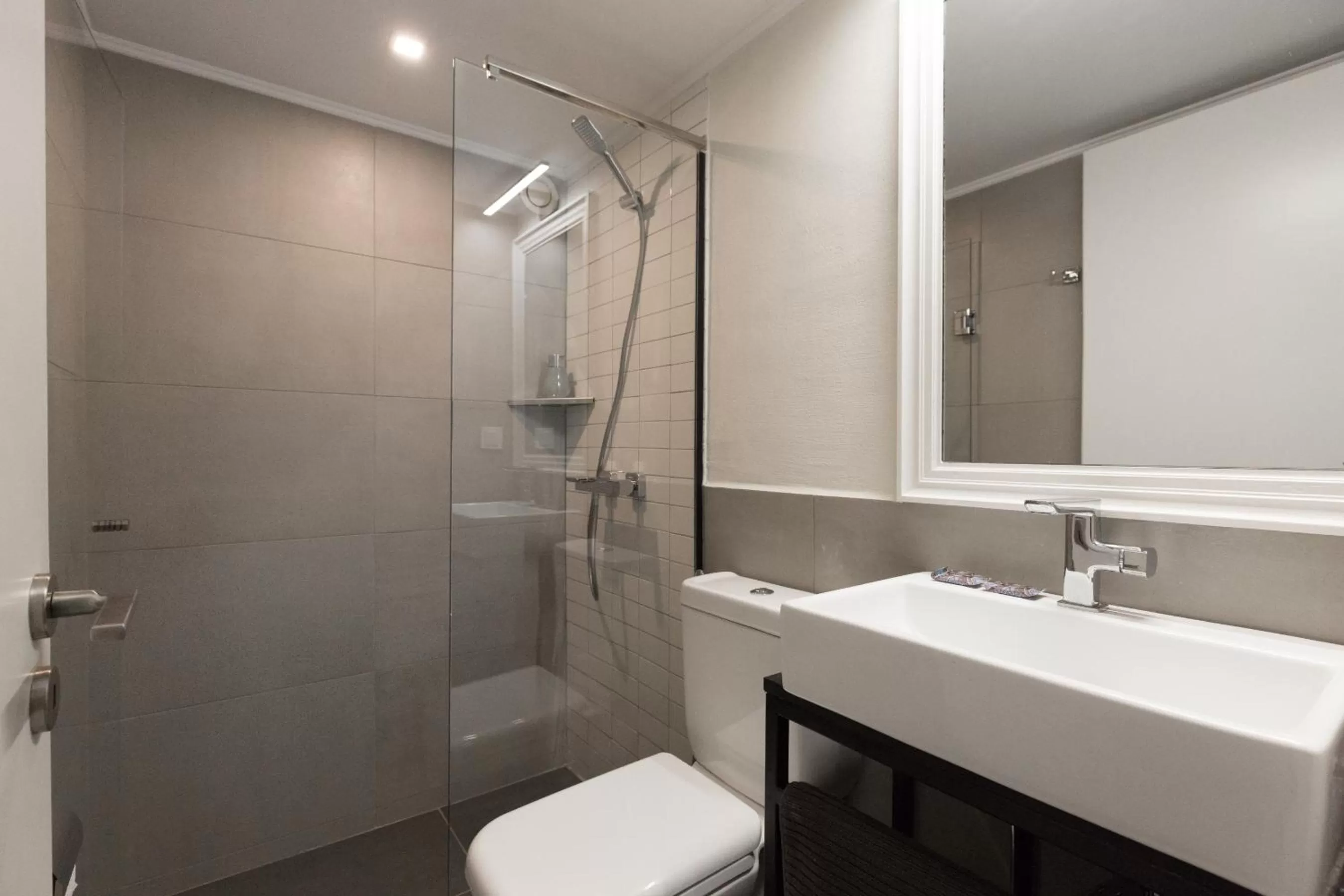 Troon of Athens Apartments