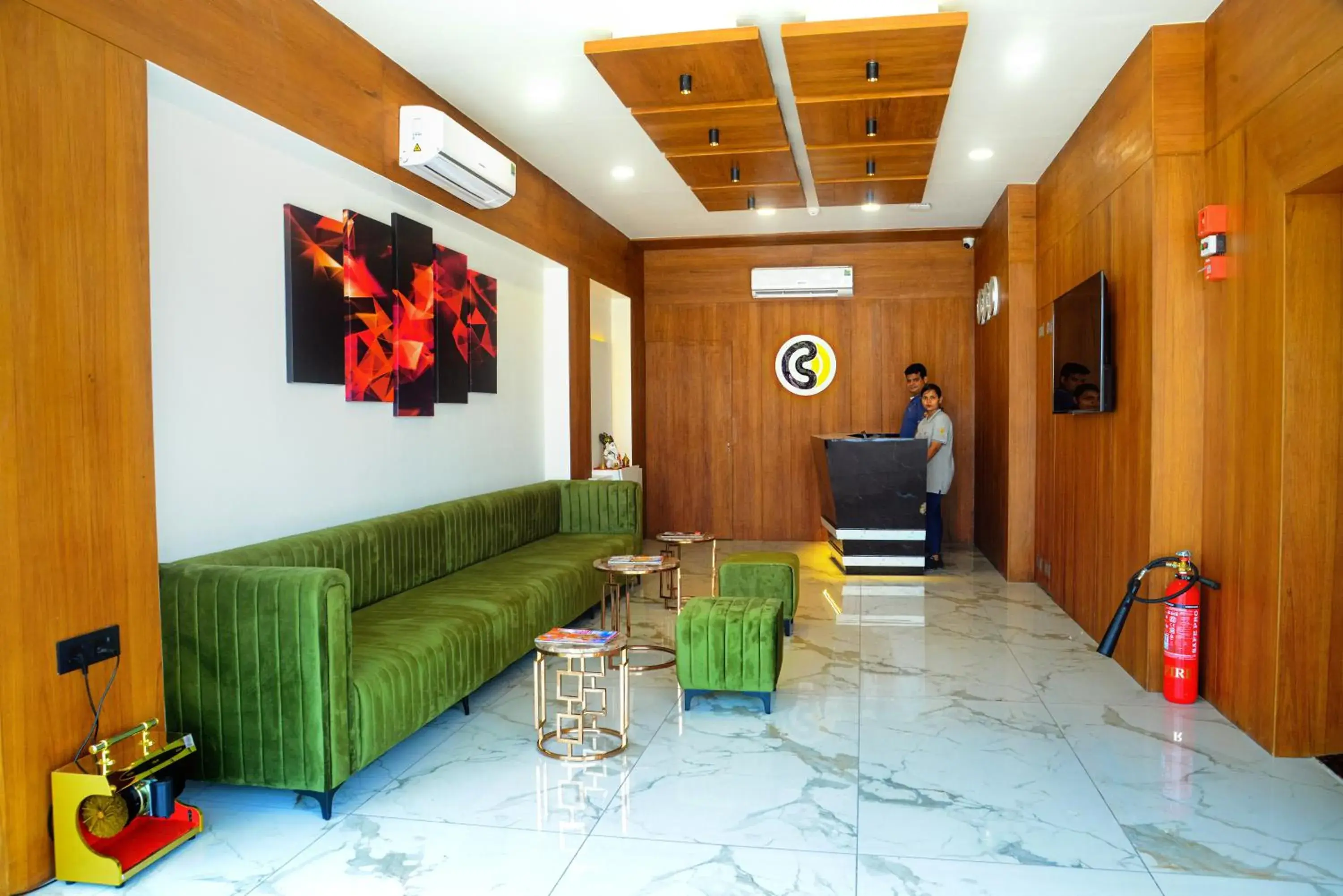 Seating area, Lobby/Reception in Click Hotel Tulsi