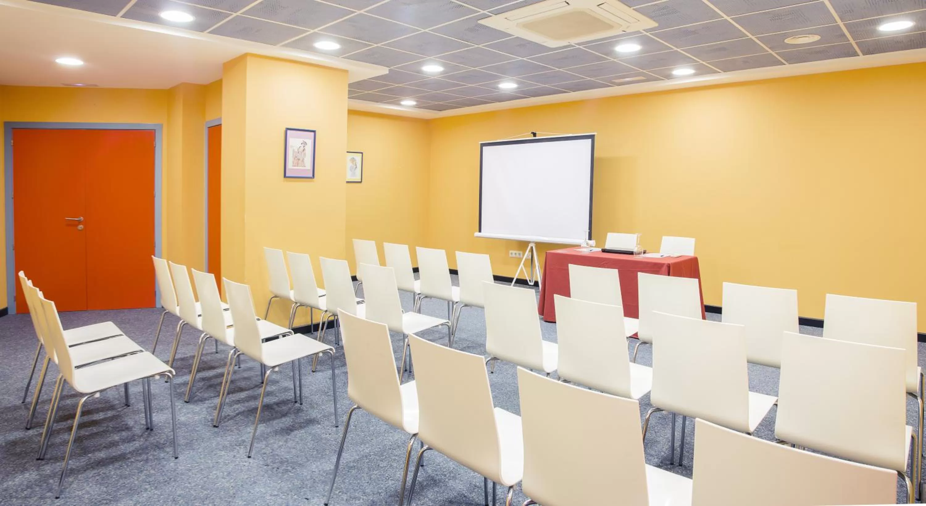 Business facilities in Hotel Gran Via