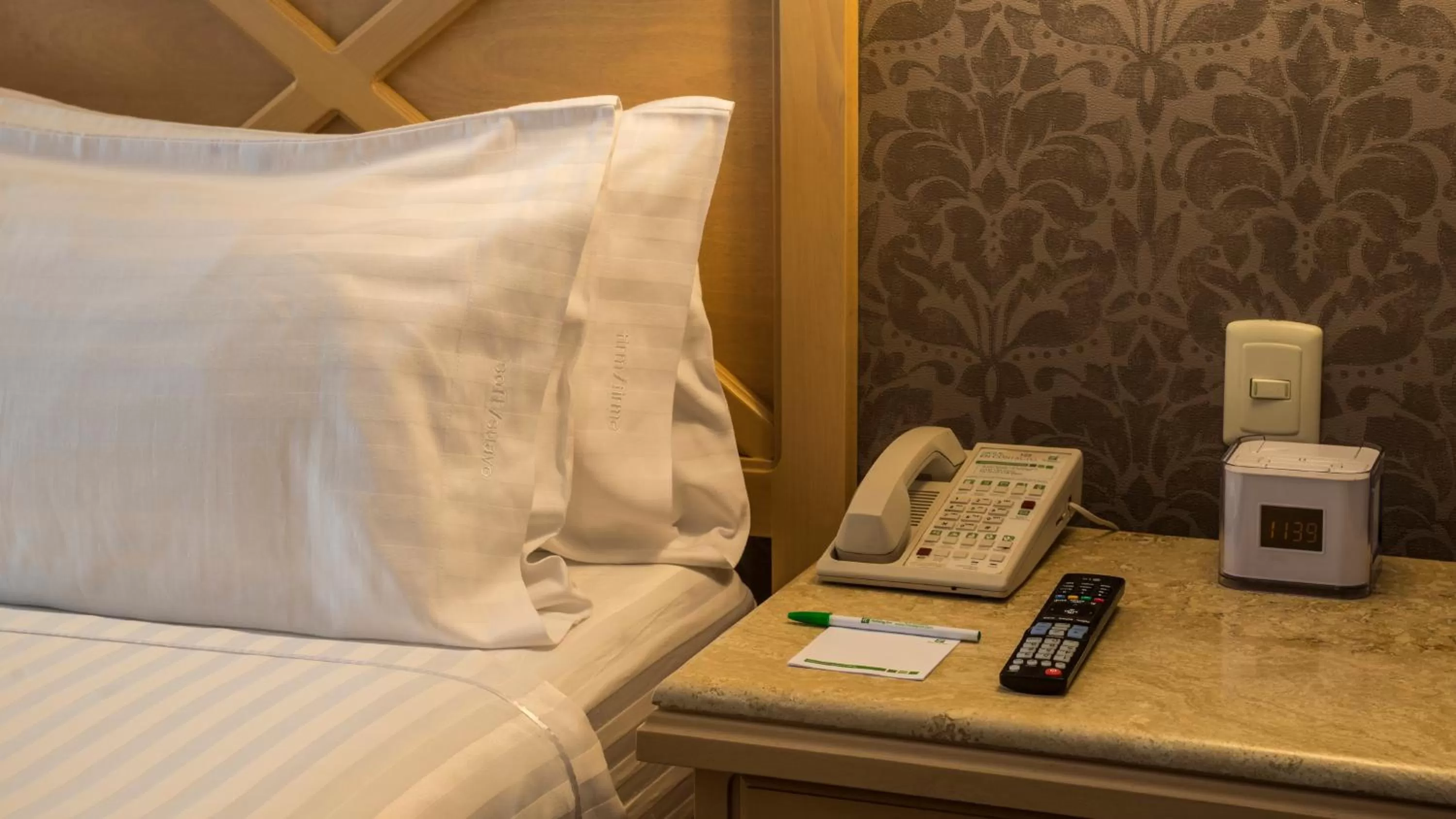 Bed in Holiday Inn Queretaro Centro Historico by IHG