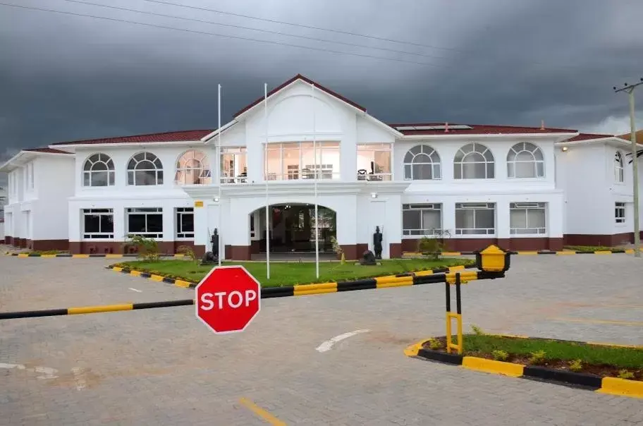 Facade/entrance, Property Building in Greenpark Sundowner