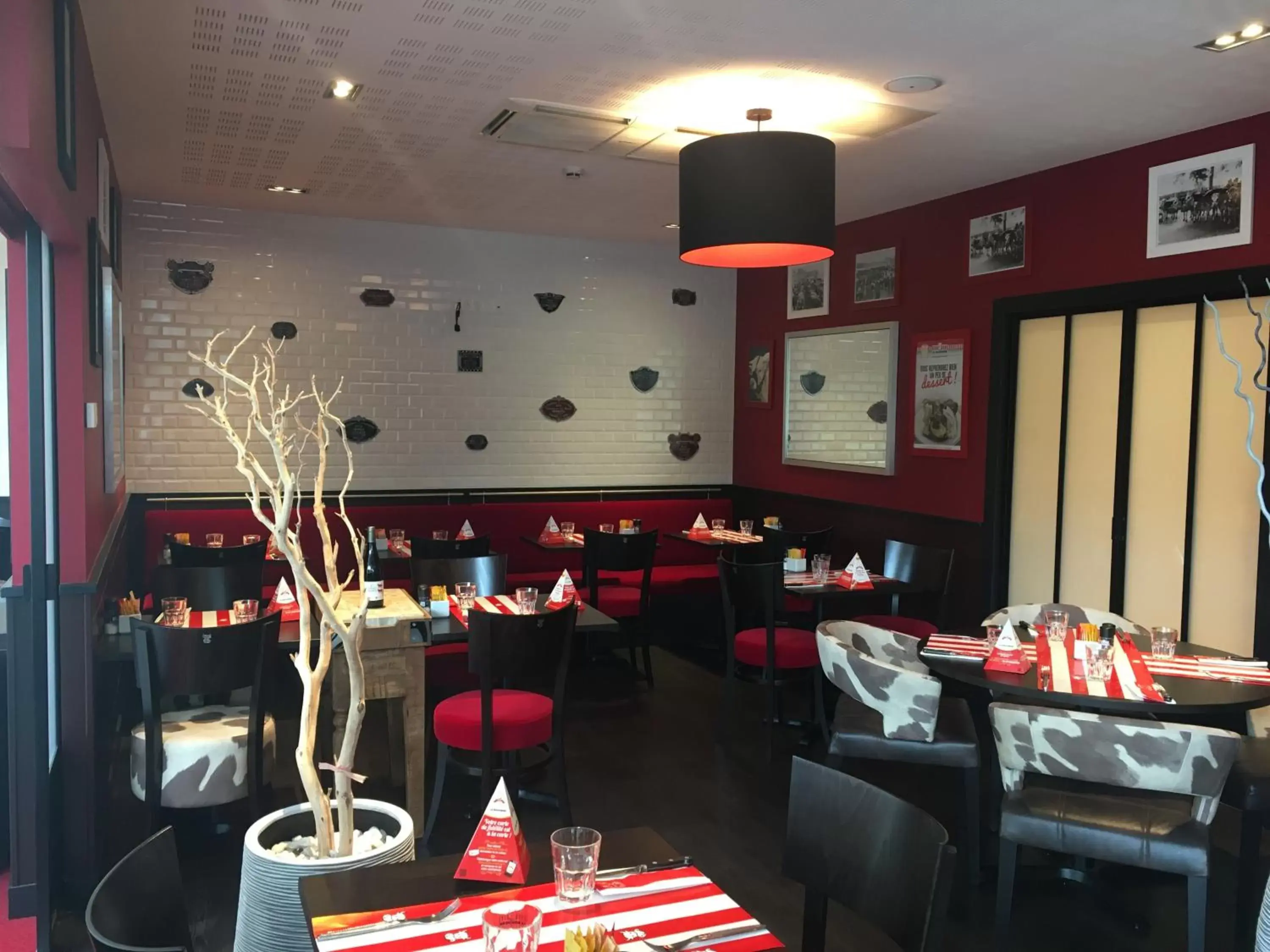 Restaurant/Places to Eat in ibis Lyon Caluire Cité Internationale