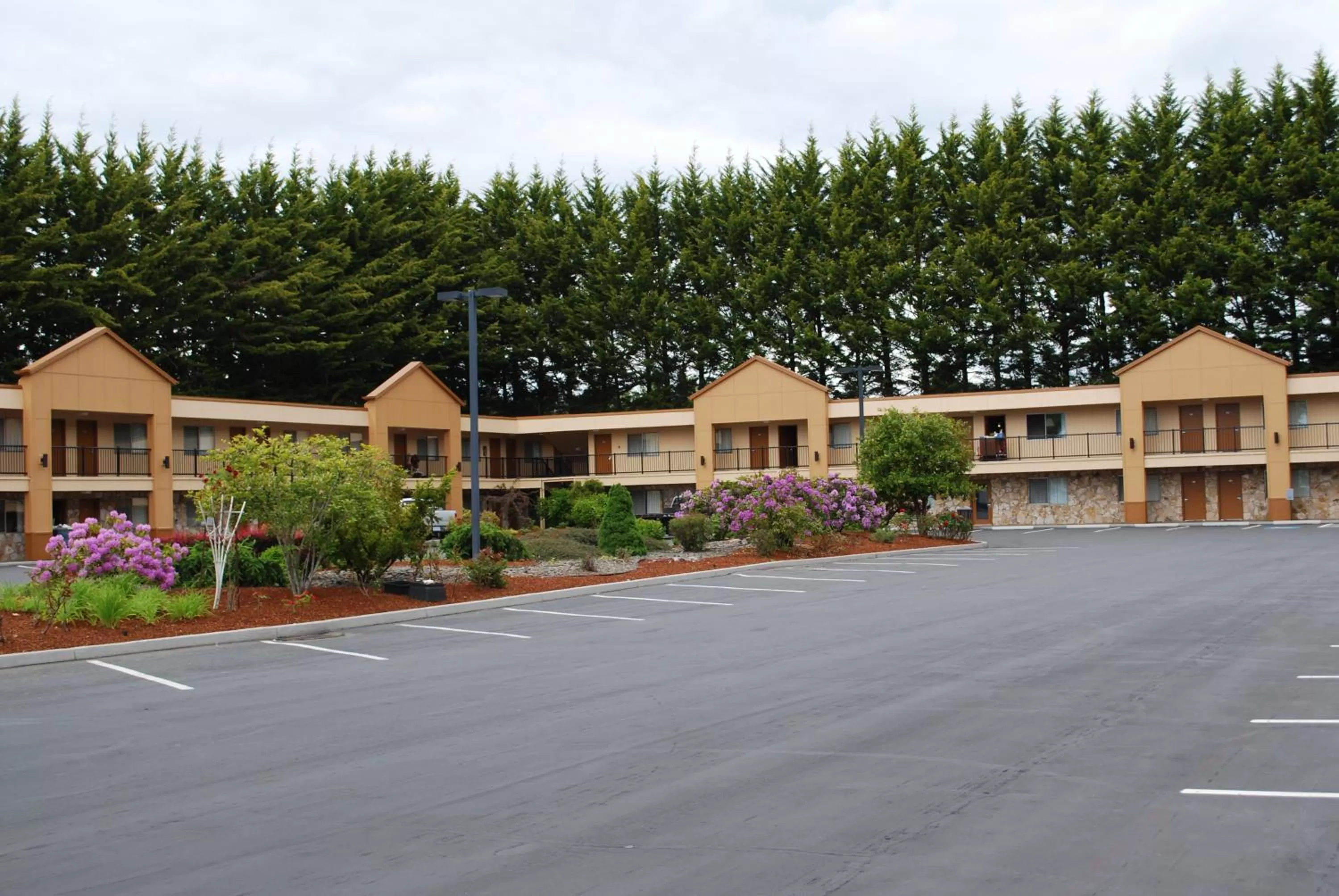 Property building in McMinnville Inn