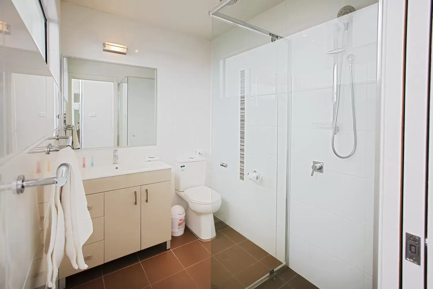 Shower, Bathroom in Charlestown Executive Apartments