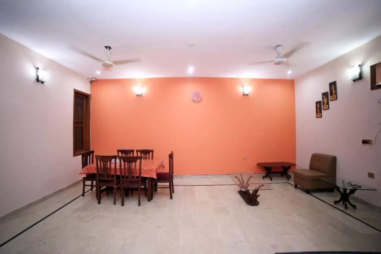 Seating area in Seasons Inn