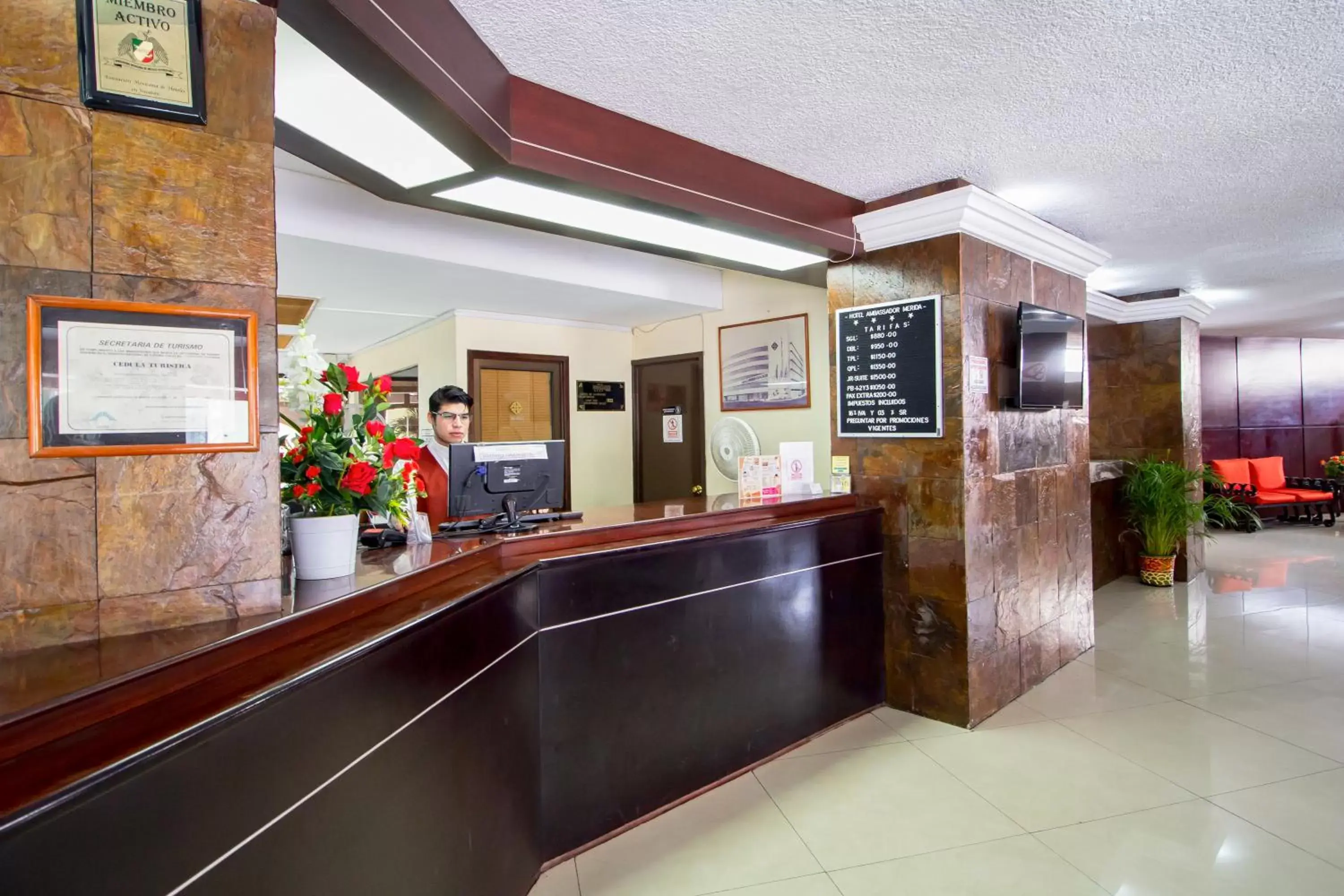 Staff, Lobby/Reception in Hotel Ambassador Mérida