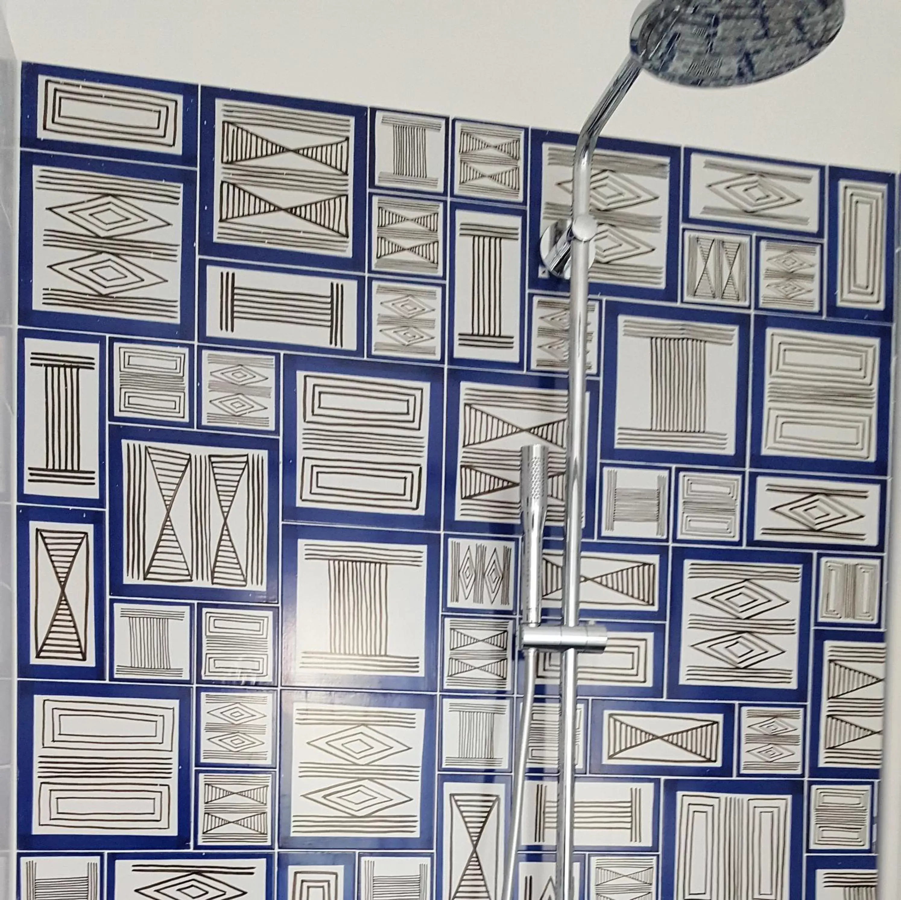 Shower, Floor Plan in Hotel Bristol