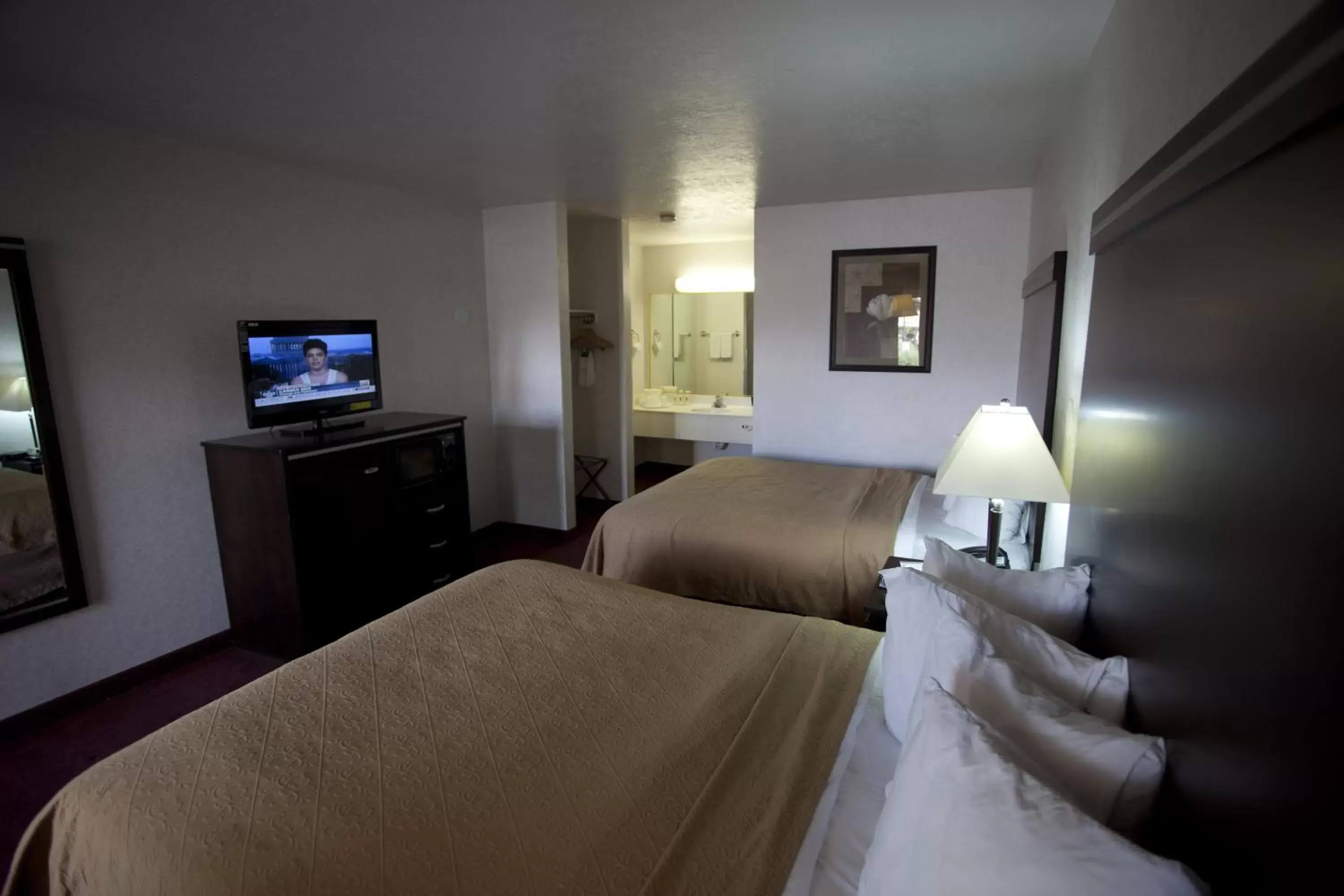 Standard Queen Room with Two Queen Beds - Non-Smoking in Quality Inn Saint George South Bluff