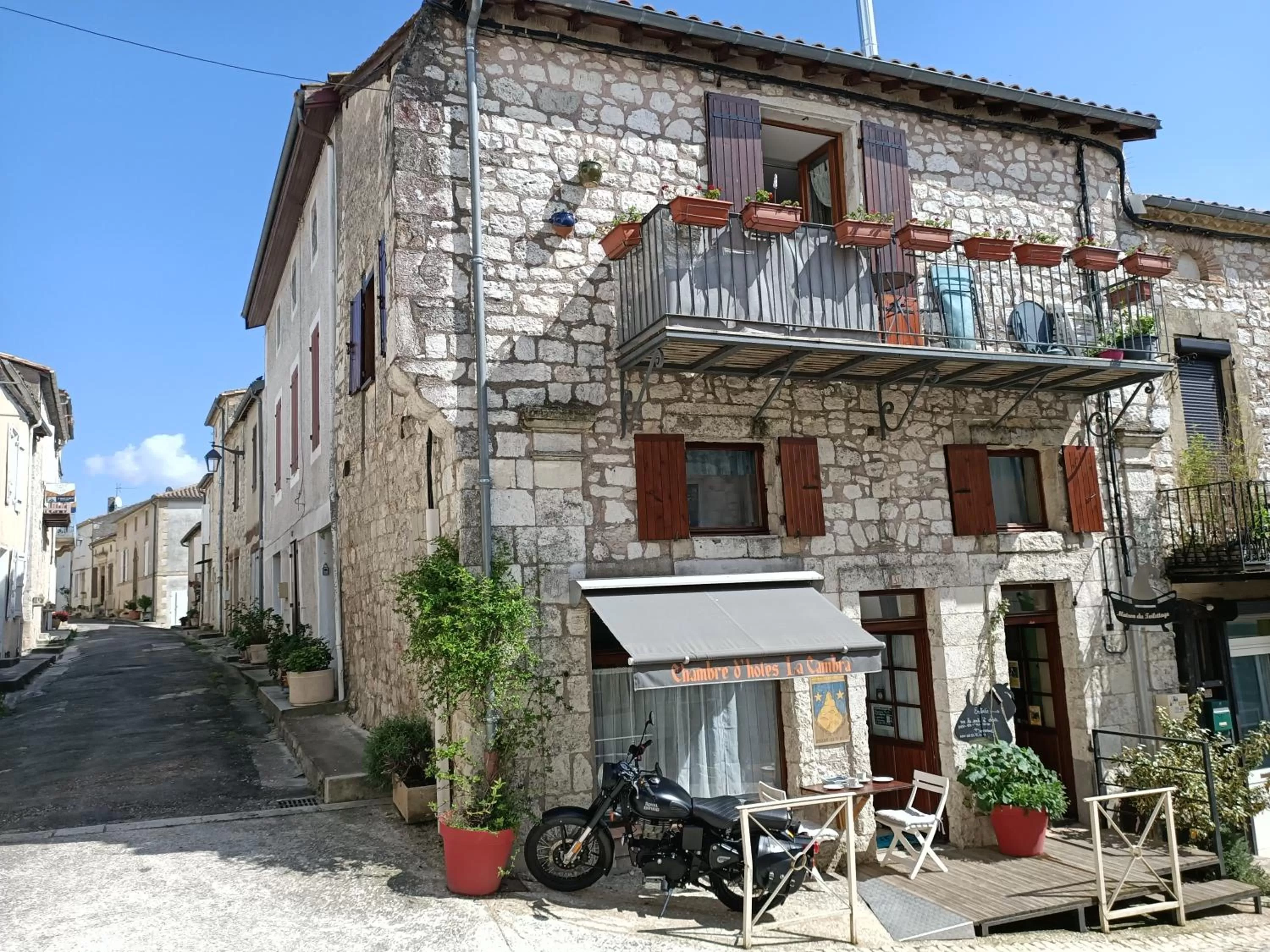 Property building in La Cambra dé Monflanquin