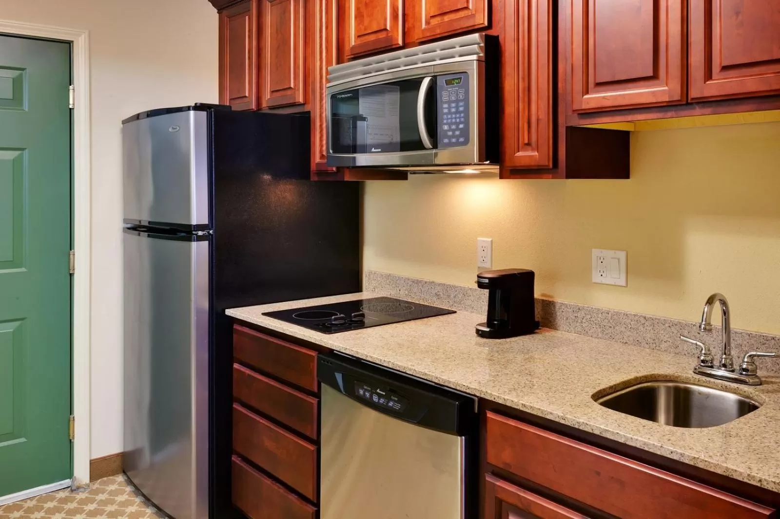 Kitchen or kitchenette in Country Suites Absecon-Atlantic City, NJ