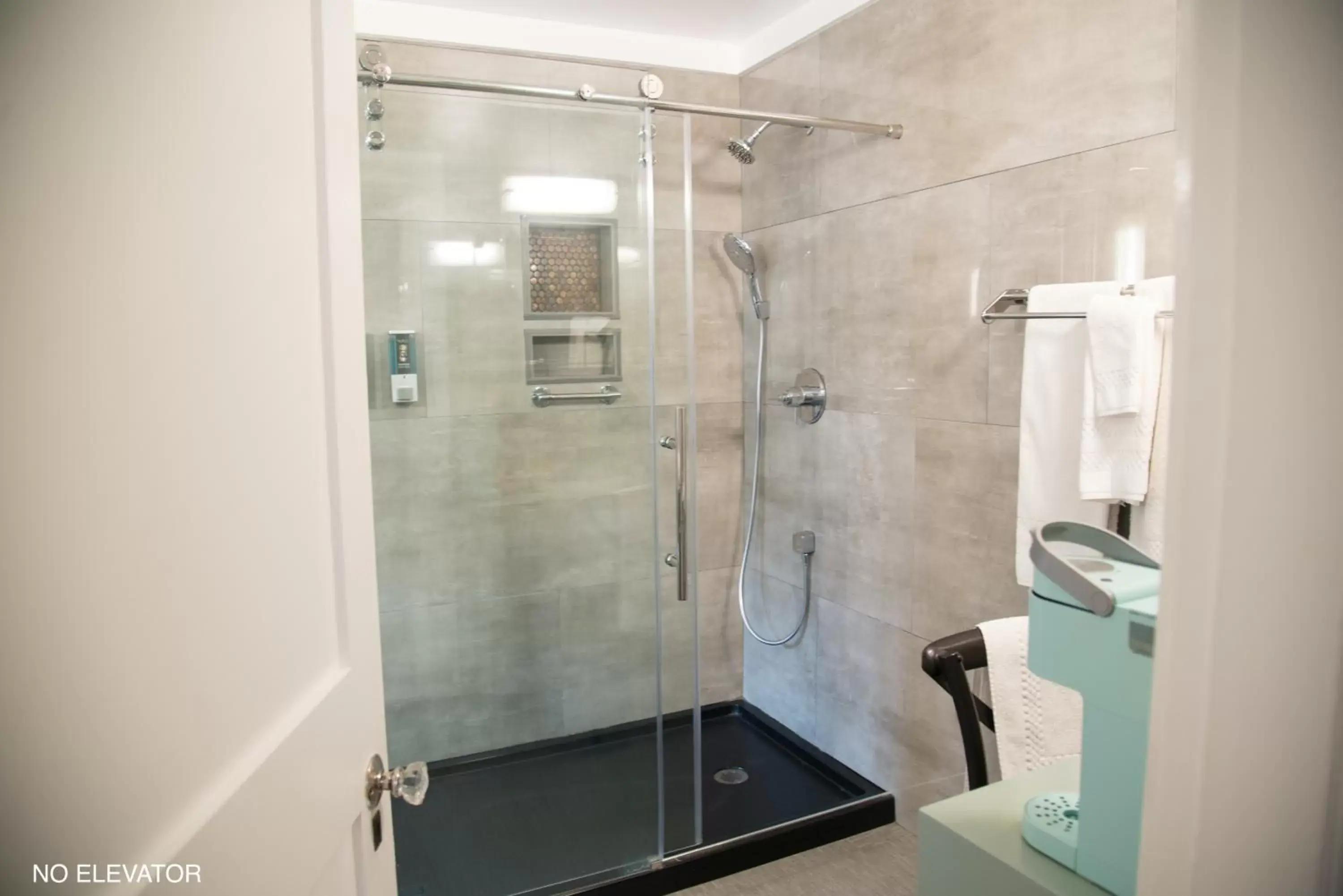 Bathroom in Cedar Gables Inn