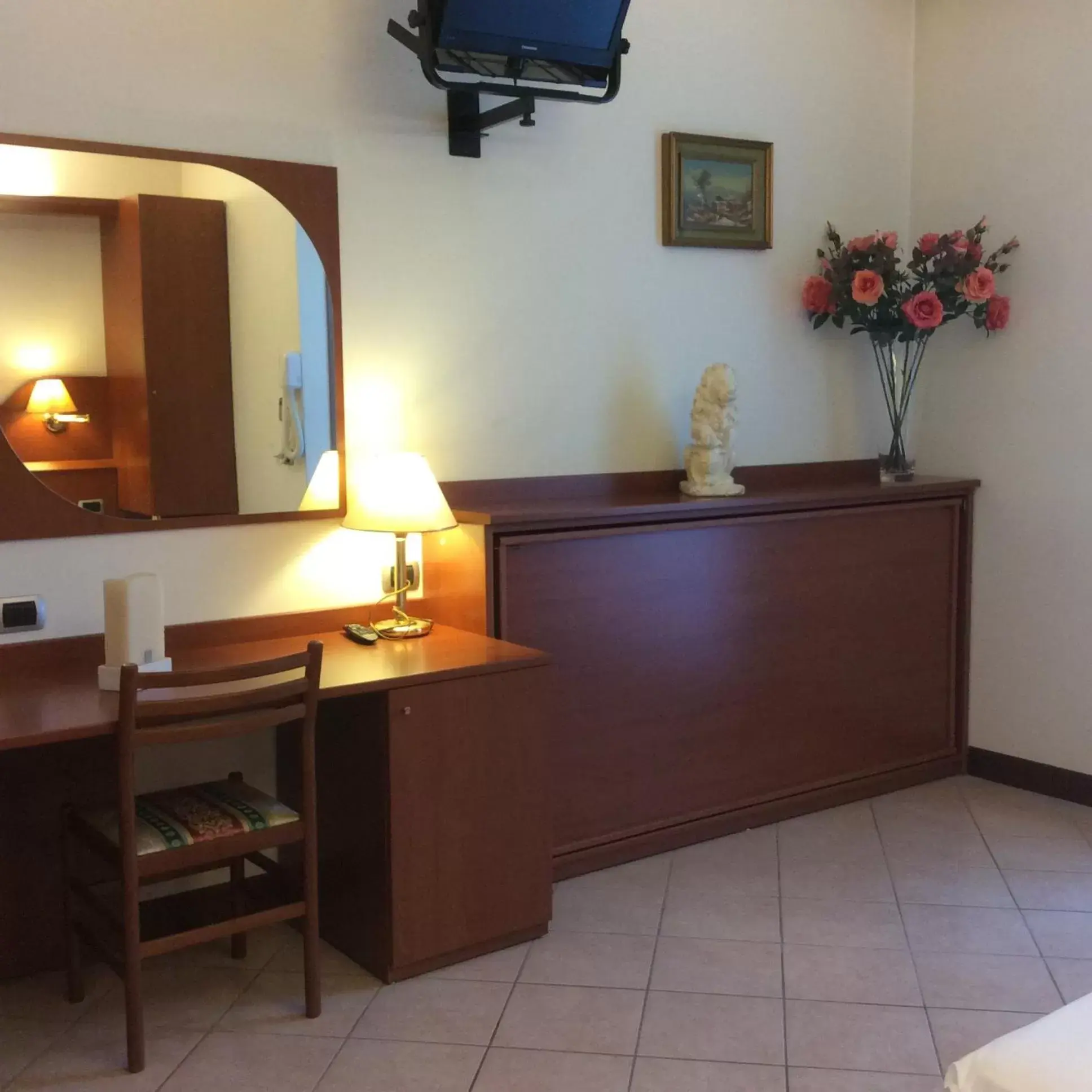 Bedroom, Lobby/Reception in Hotel Pizzeria Ristorante "Al Leone"