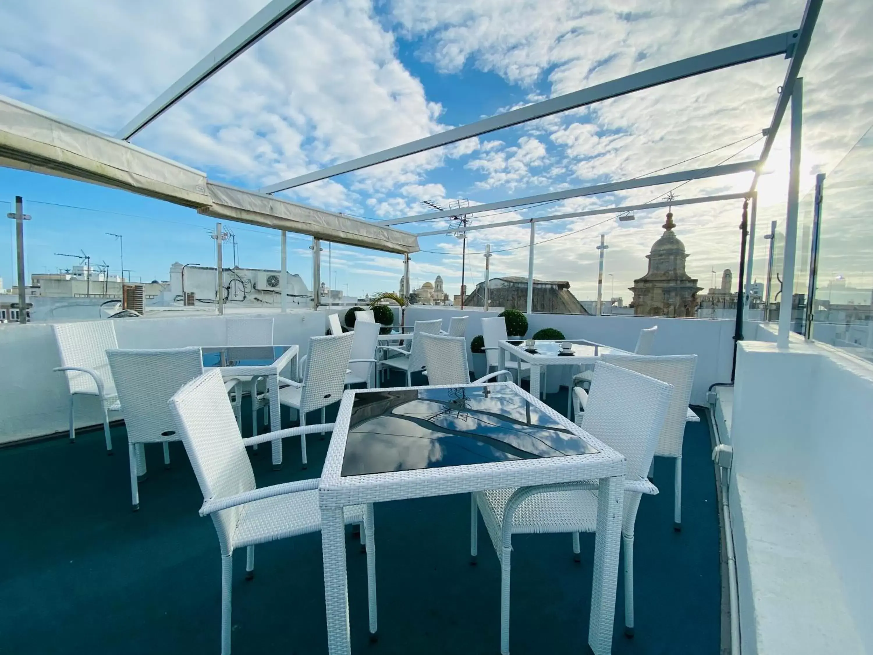 Solarium, Balcony/Terrace in Hotel Las Cortes De Cádiz