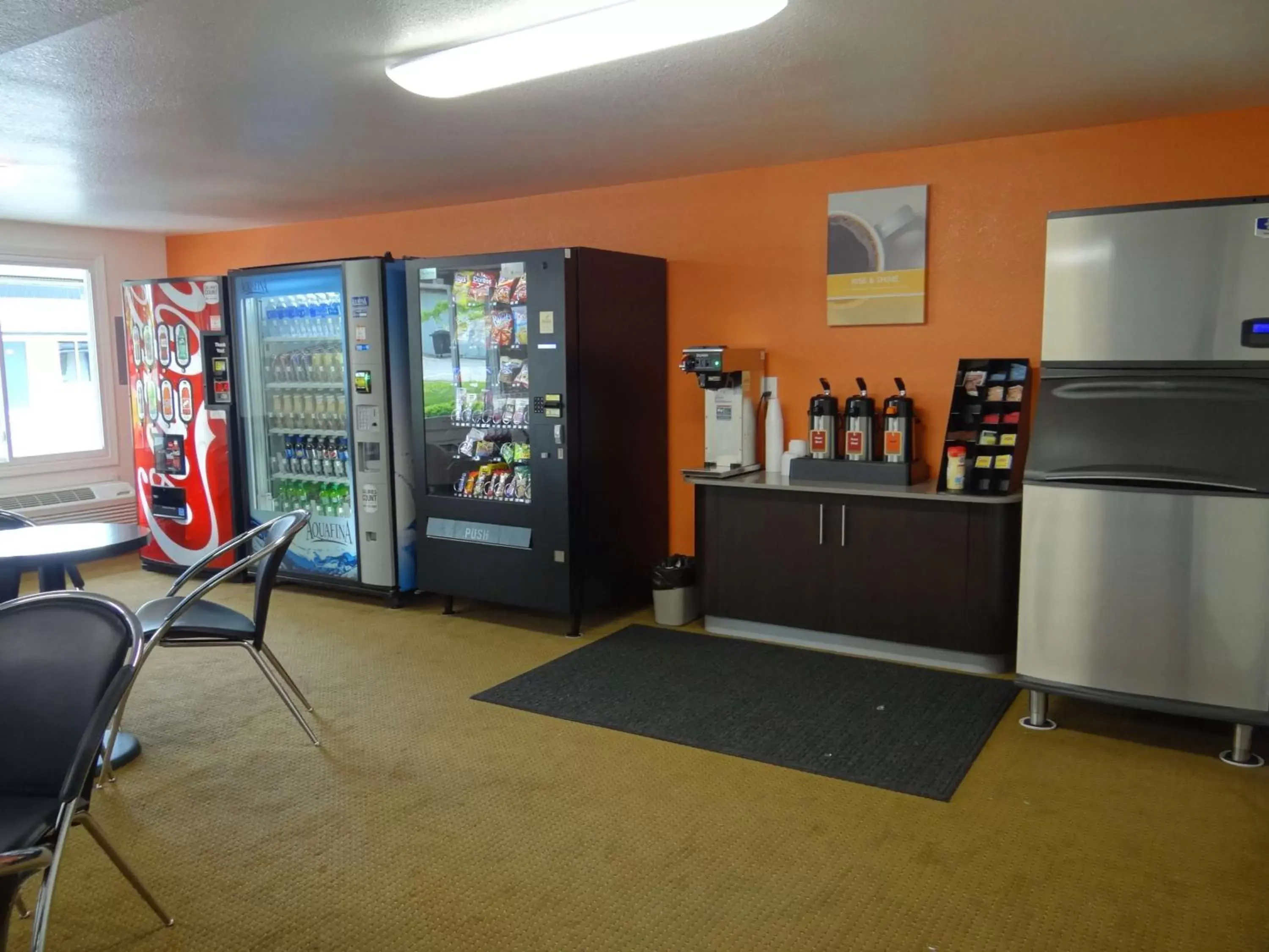 Coffee/tea facilities in Motel 6-Erie, PA