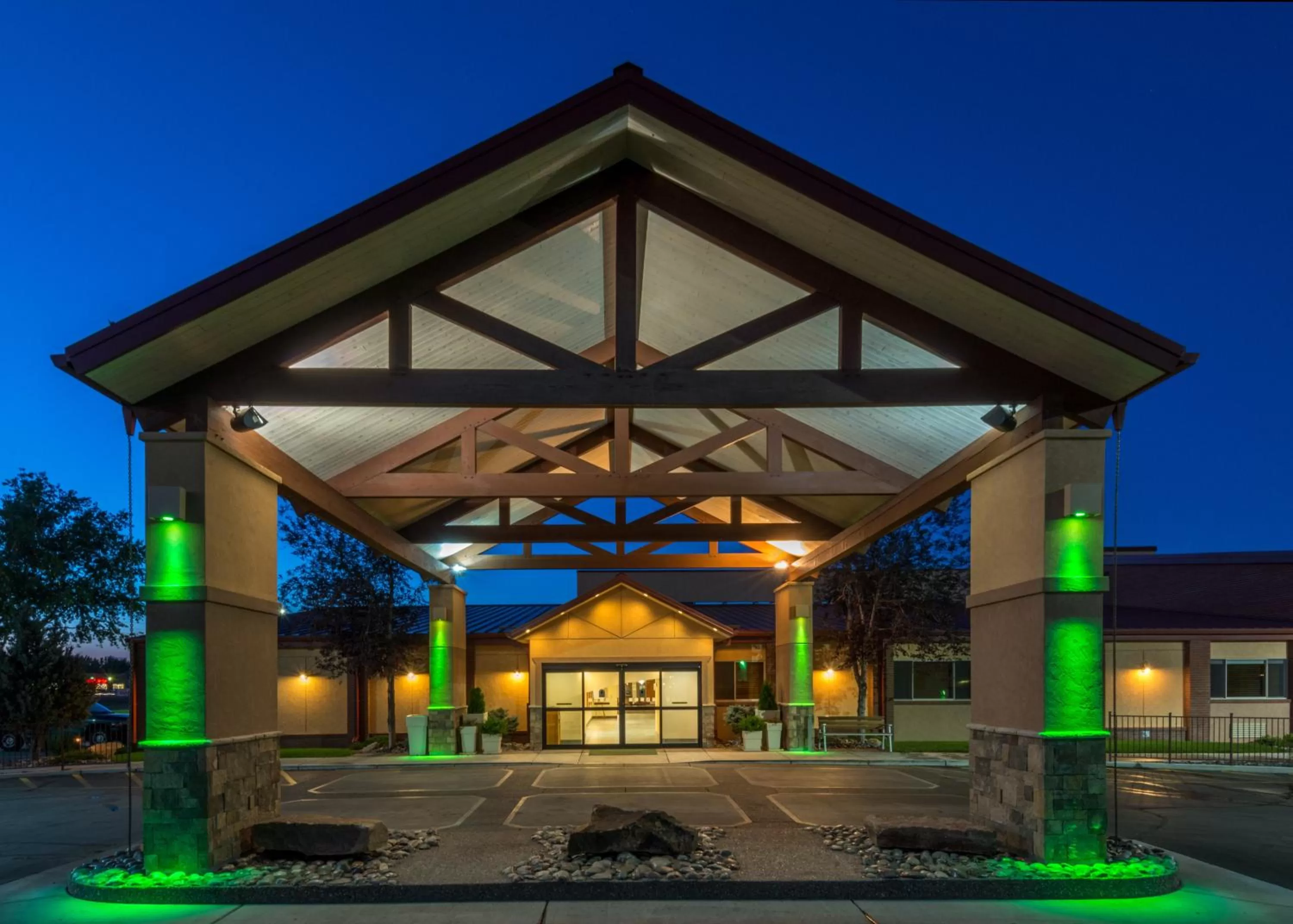 Property building in Holiday Inn Riverton-Convention Center by IHG