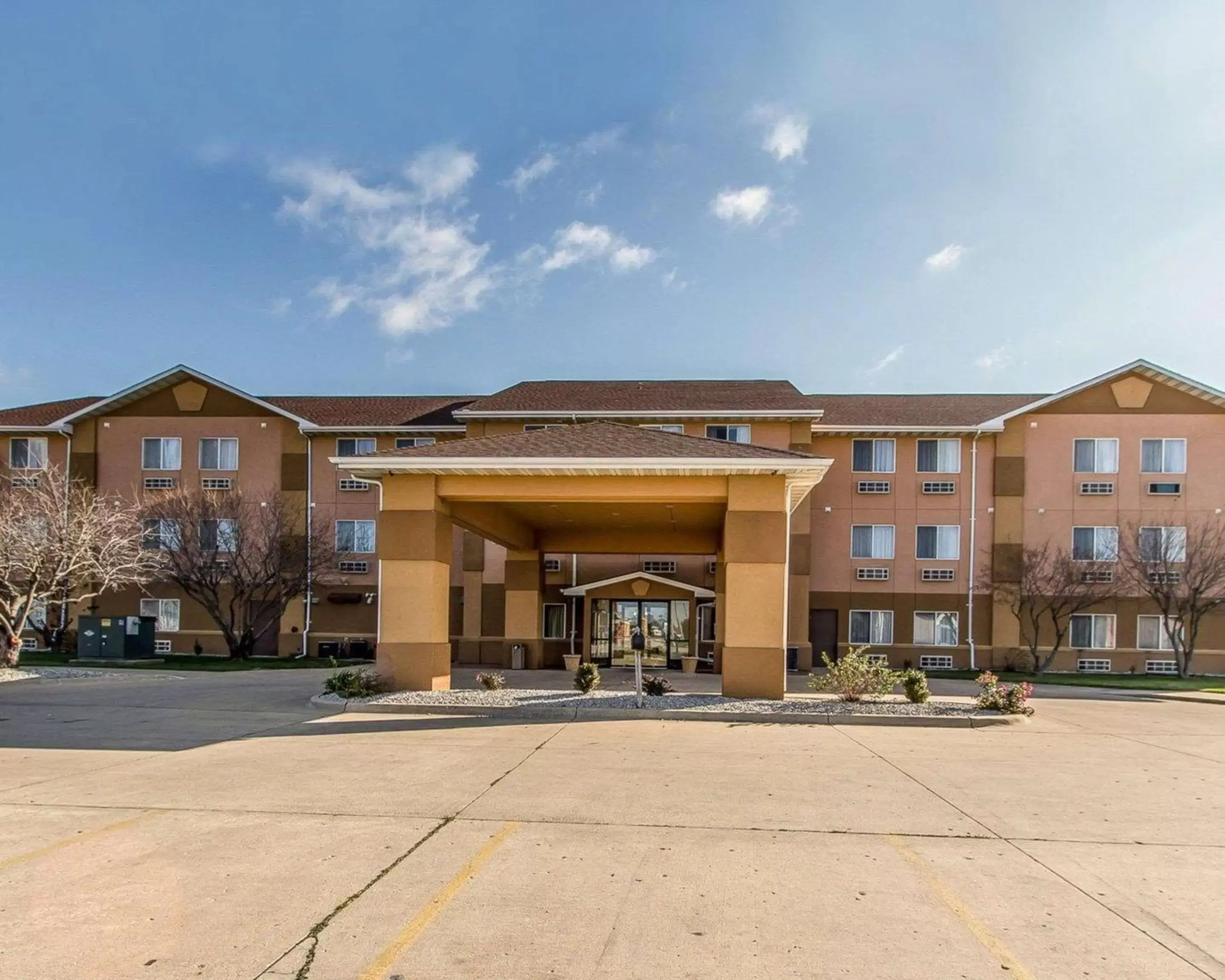 Property Building in Quality Inn & Suites