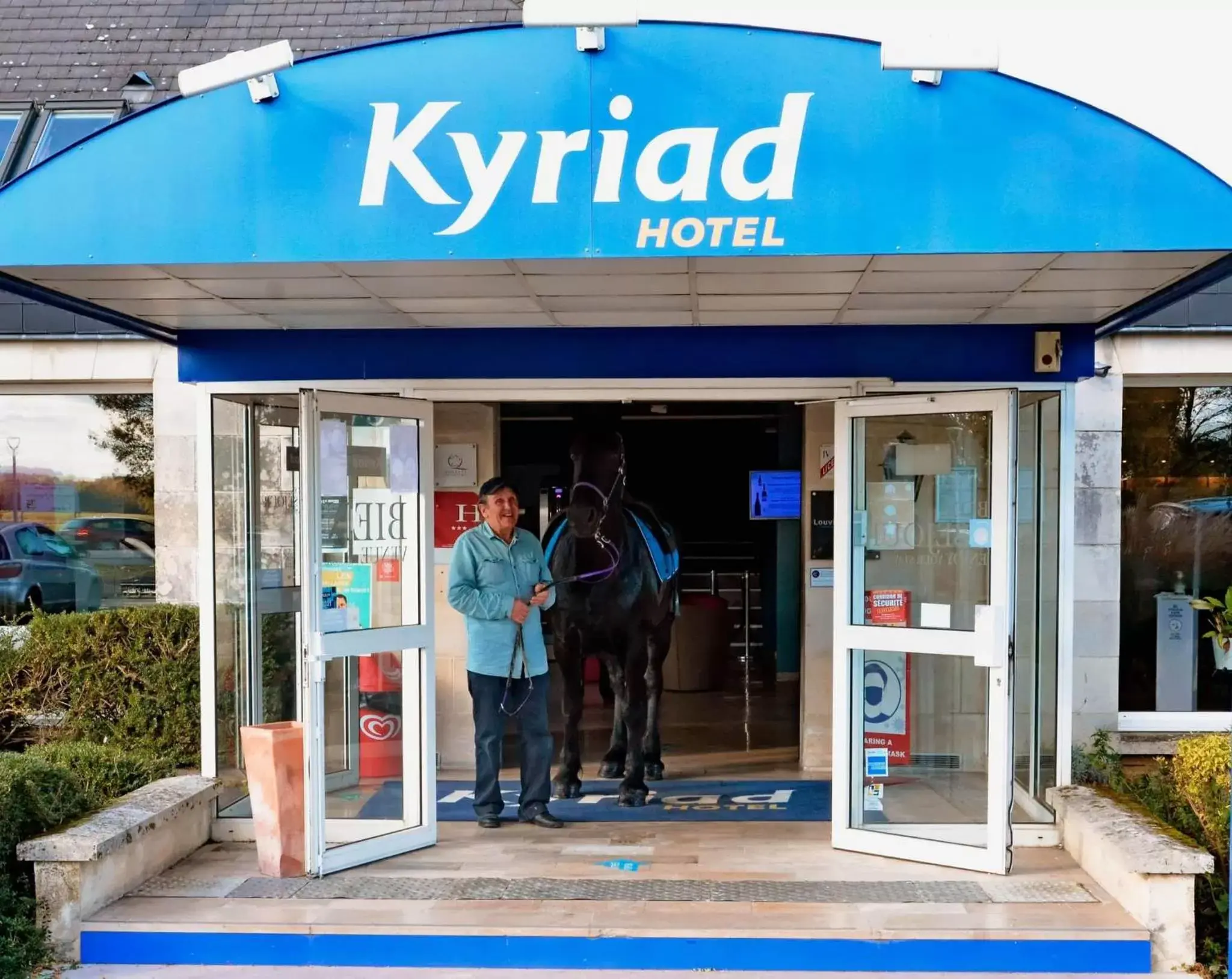 Facade/entrance in Kyriad Laon